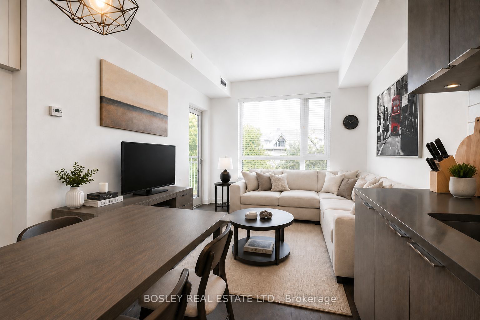 223 St Clair Avenue 209, Toronto, ON M4V 0A5 photo 5