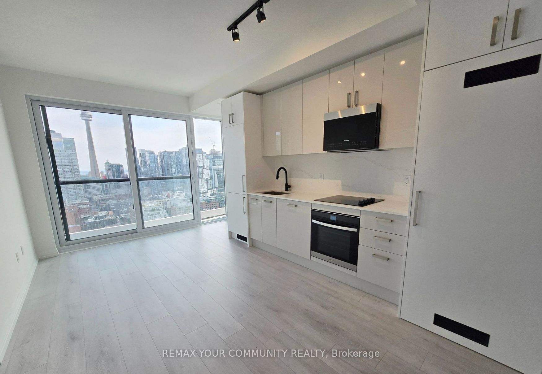 280 Dundas Street W 2909, Toronto, ON M5T 0E3 photo 2