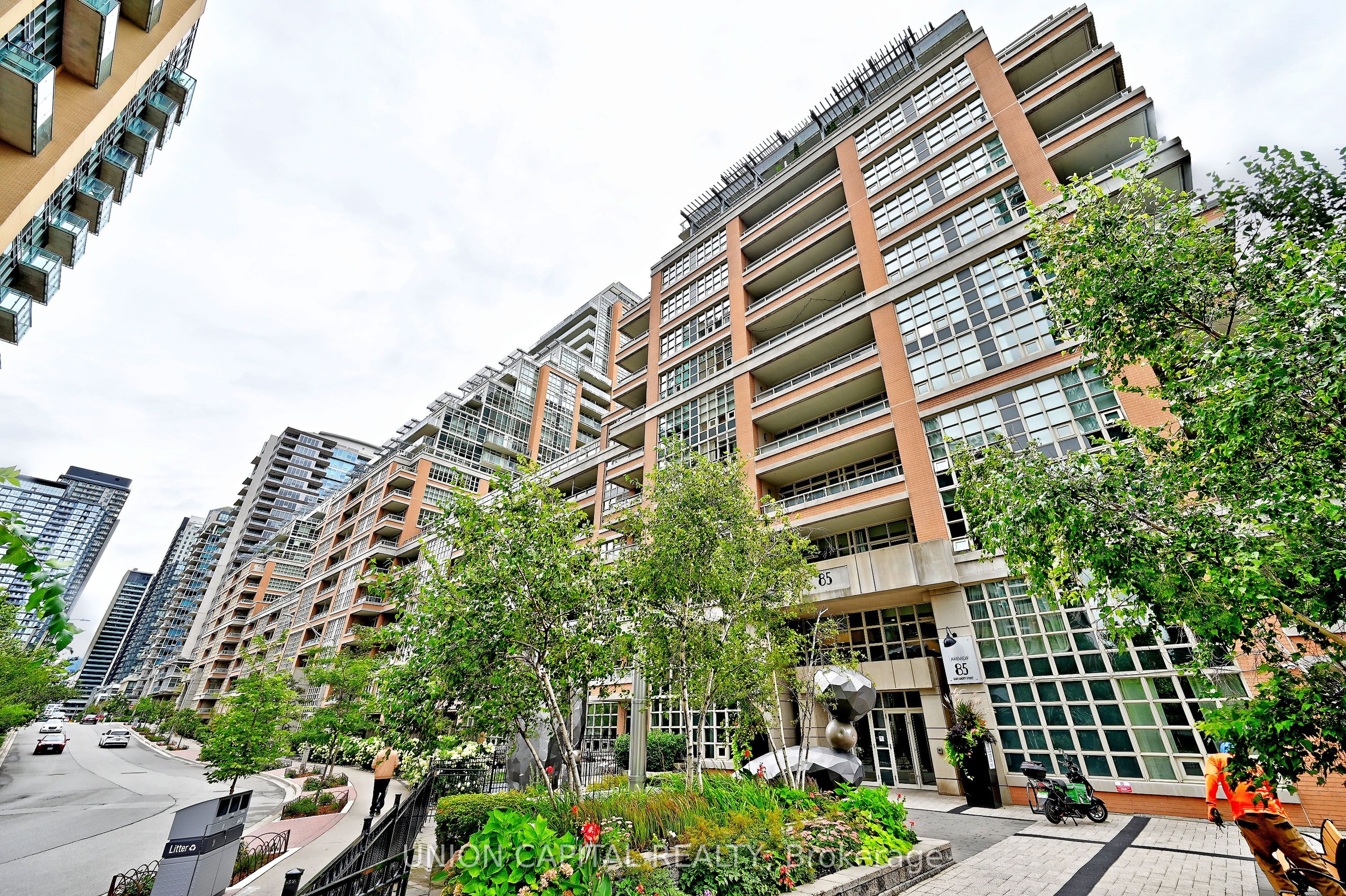 85 East Liberty Street 616, Toronto, ON M6K 3R4 photo 2