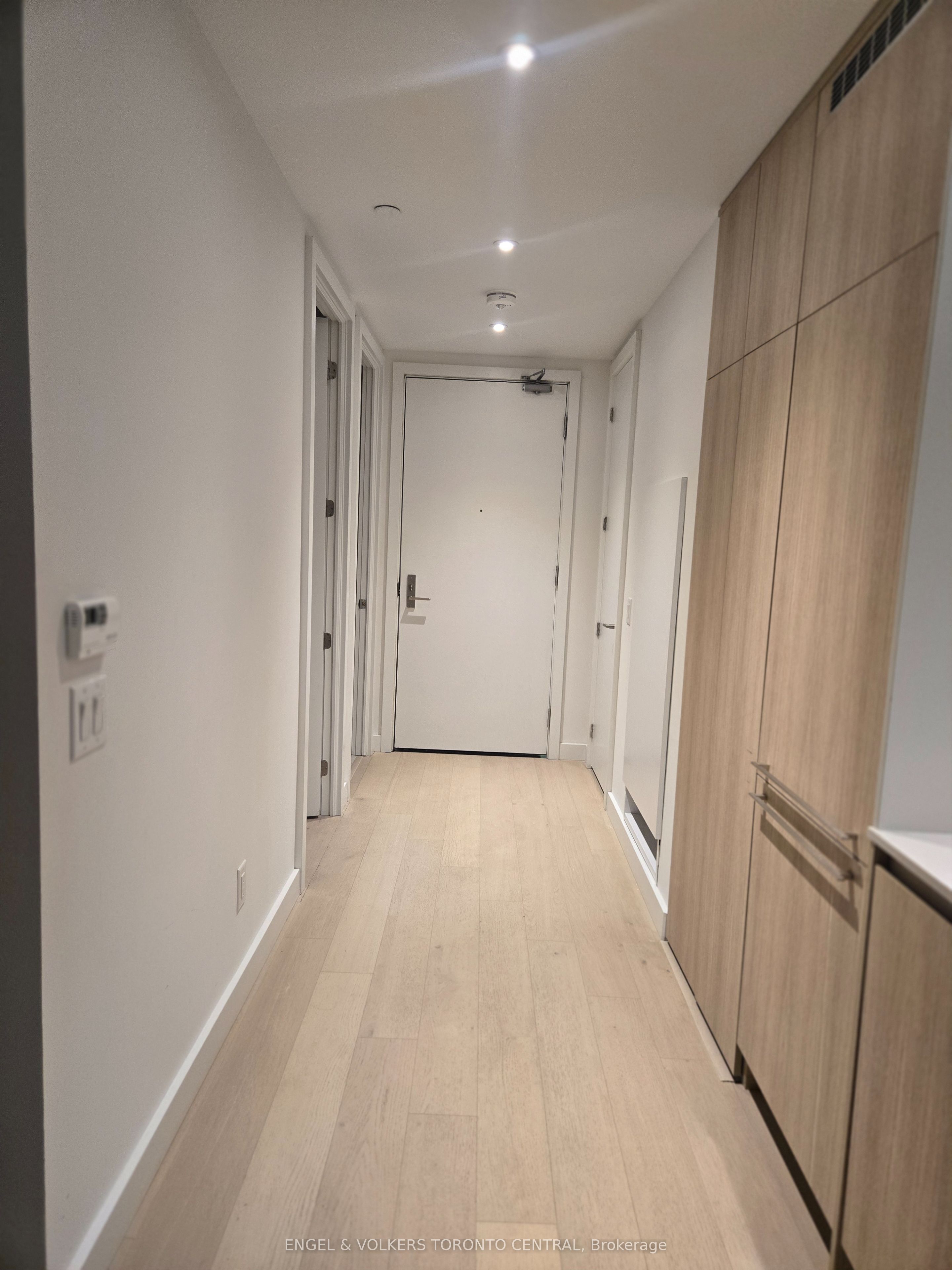 81 Wellesley Street E 2503, Toronto, ON M4Y 0C5 photo 2