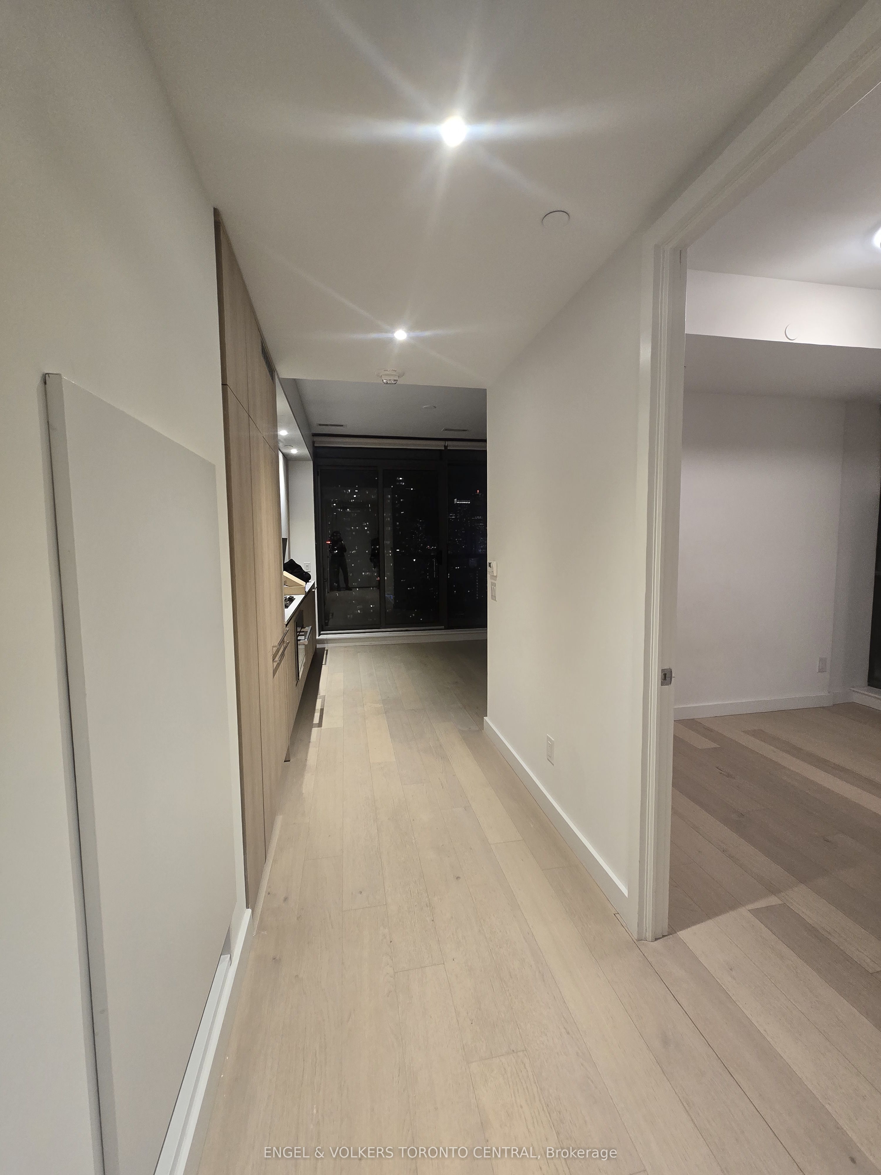 81 Wellesley Street E 2503, Toronto, ON M4Y 0C5 photo 4