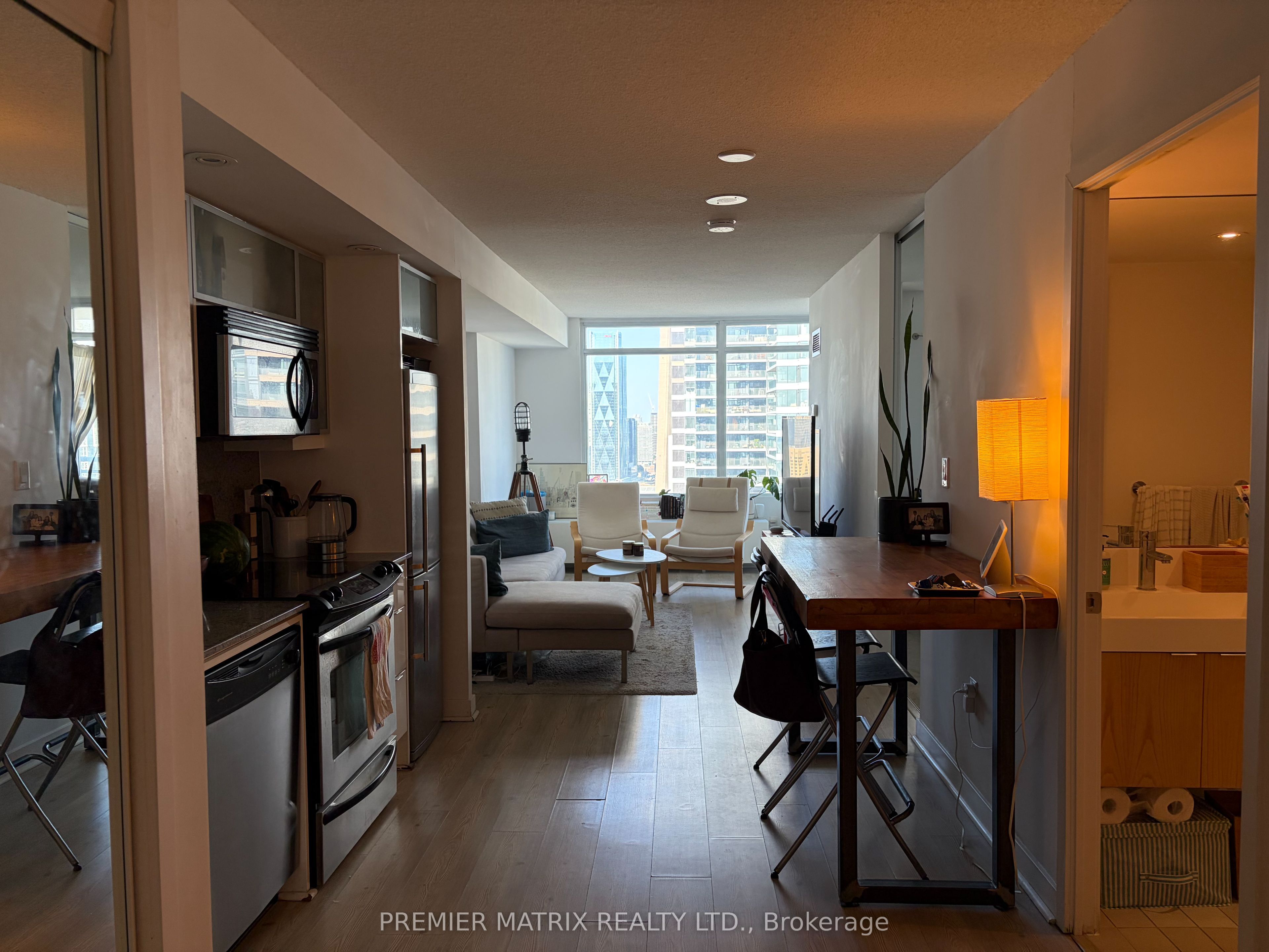 25 Telegram Mews 4205, Toronto, ON M5V 3Z1 photo 3