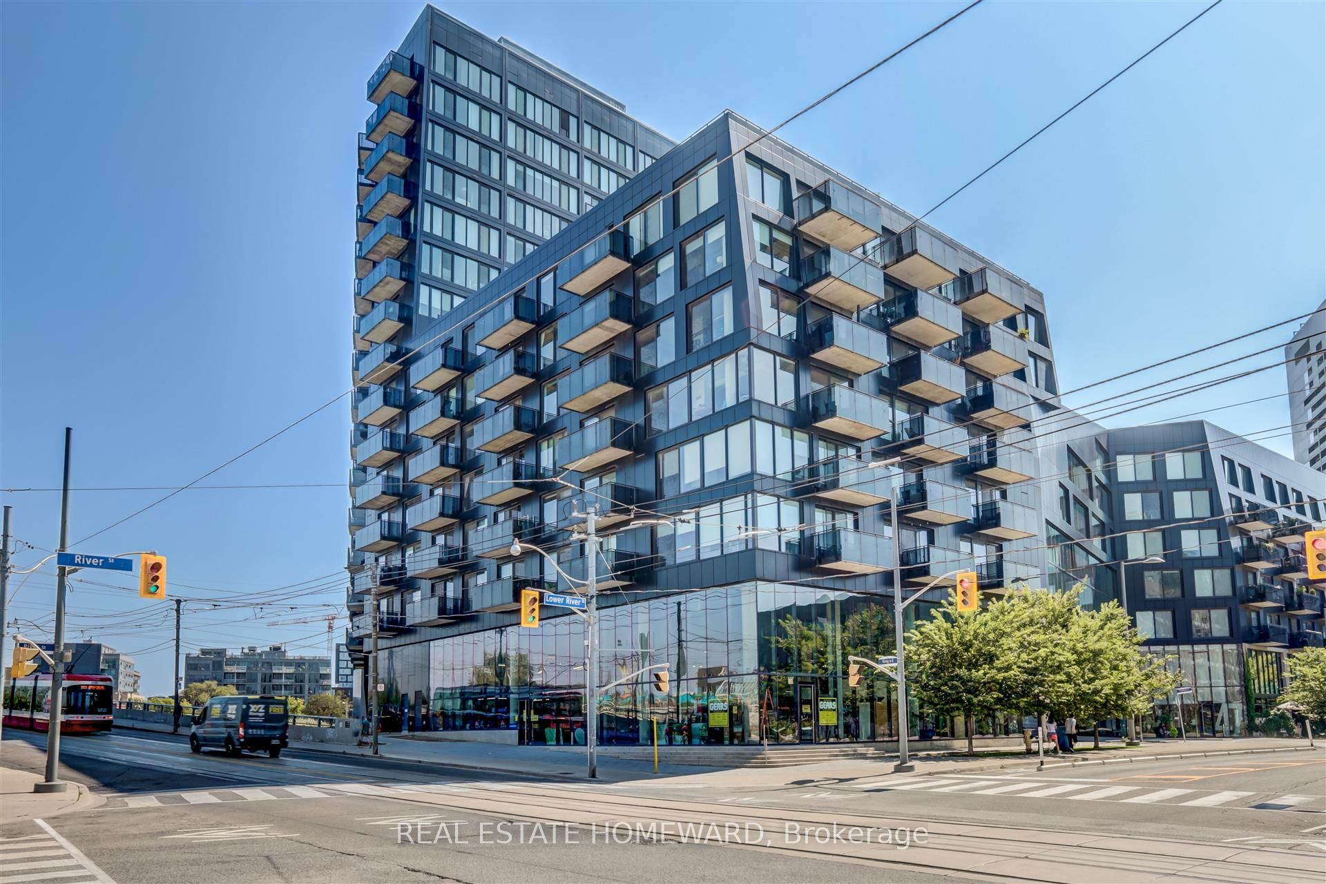 51 Trolley Crescent 817, Toronto, ON M5A 0E9 photo 2