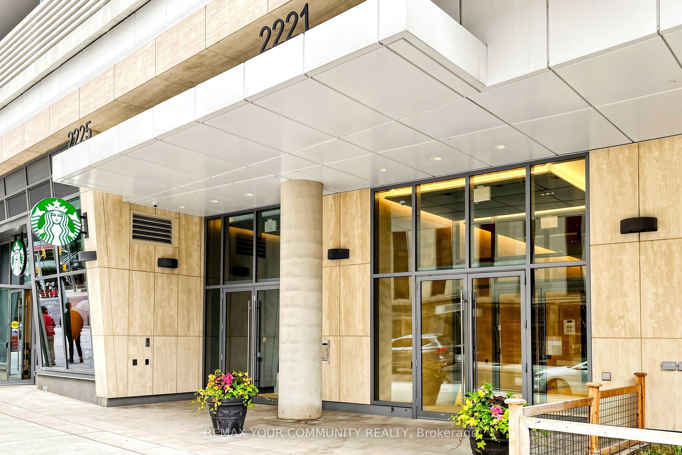 2221 Yonge Street 2709, Toronto, ON M4S 2B8 photo 2