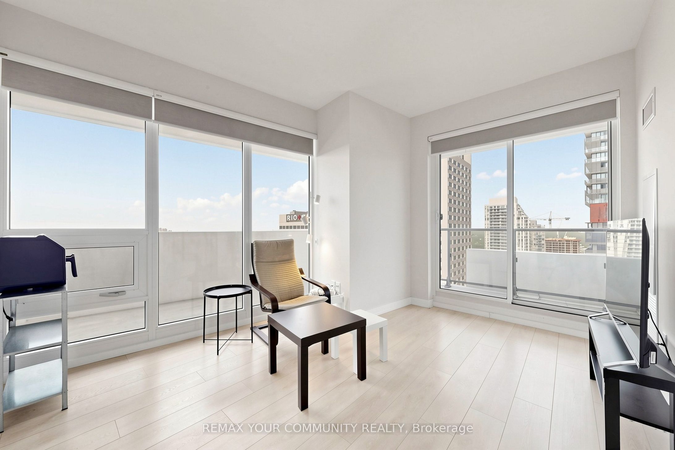 2221 Yonge Street 2709, Toronto, ON M4S 2B8 photo 4
