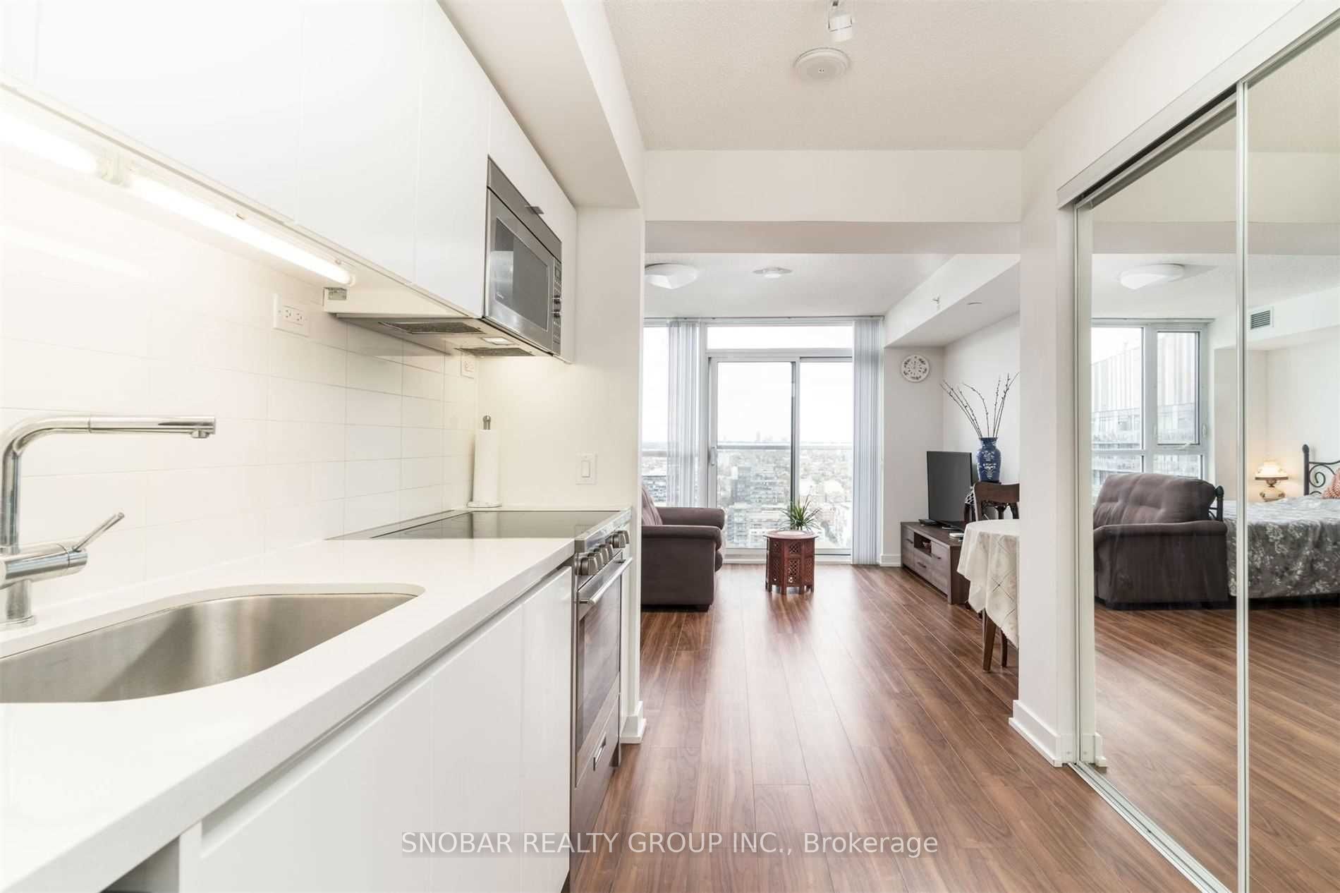 85 Queens Wharf Road 3608, Toronto, ON M5V 0J9 photo 3