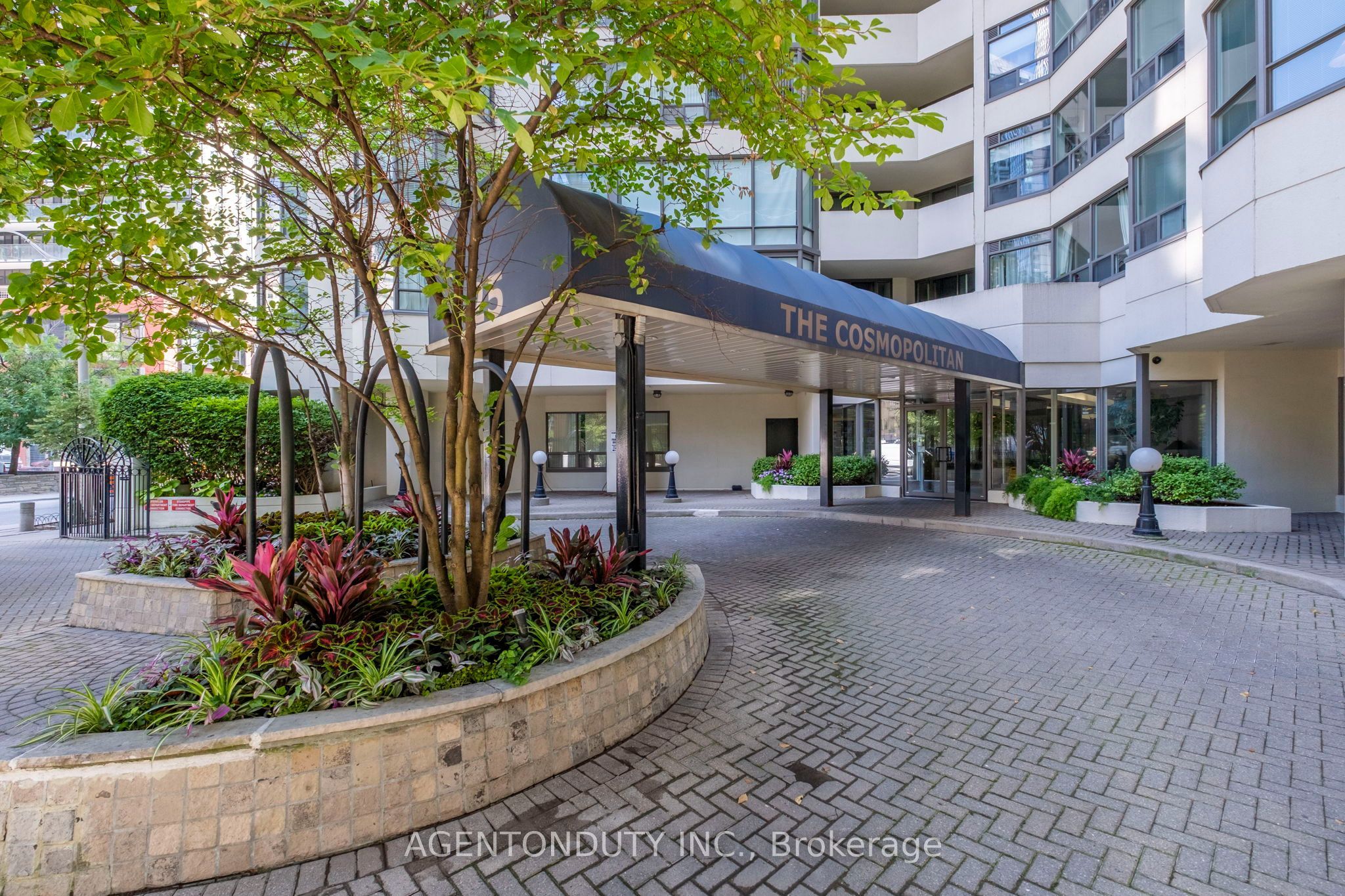 25 Maitland Street 1602, Toronto, ON M4Y 2W1 photo 4
