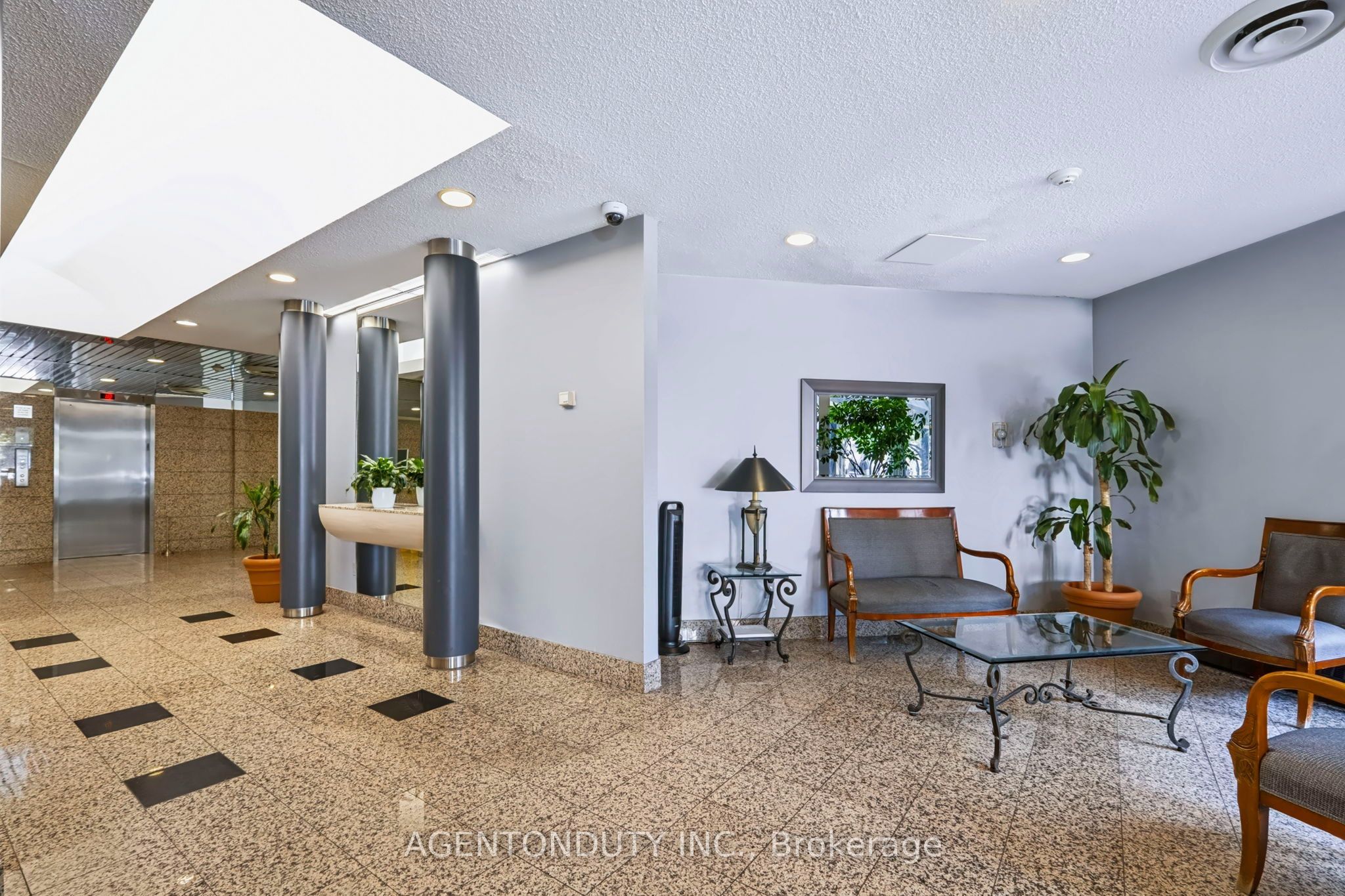 25 Maitland Street 1602, Toronto, ON M4Y 2W1 photo 5