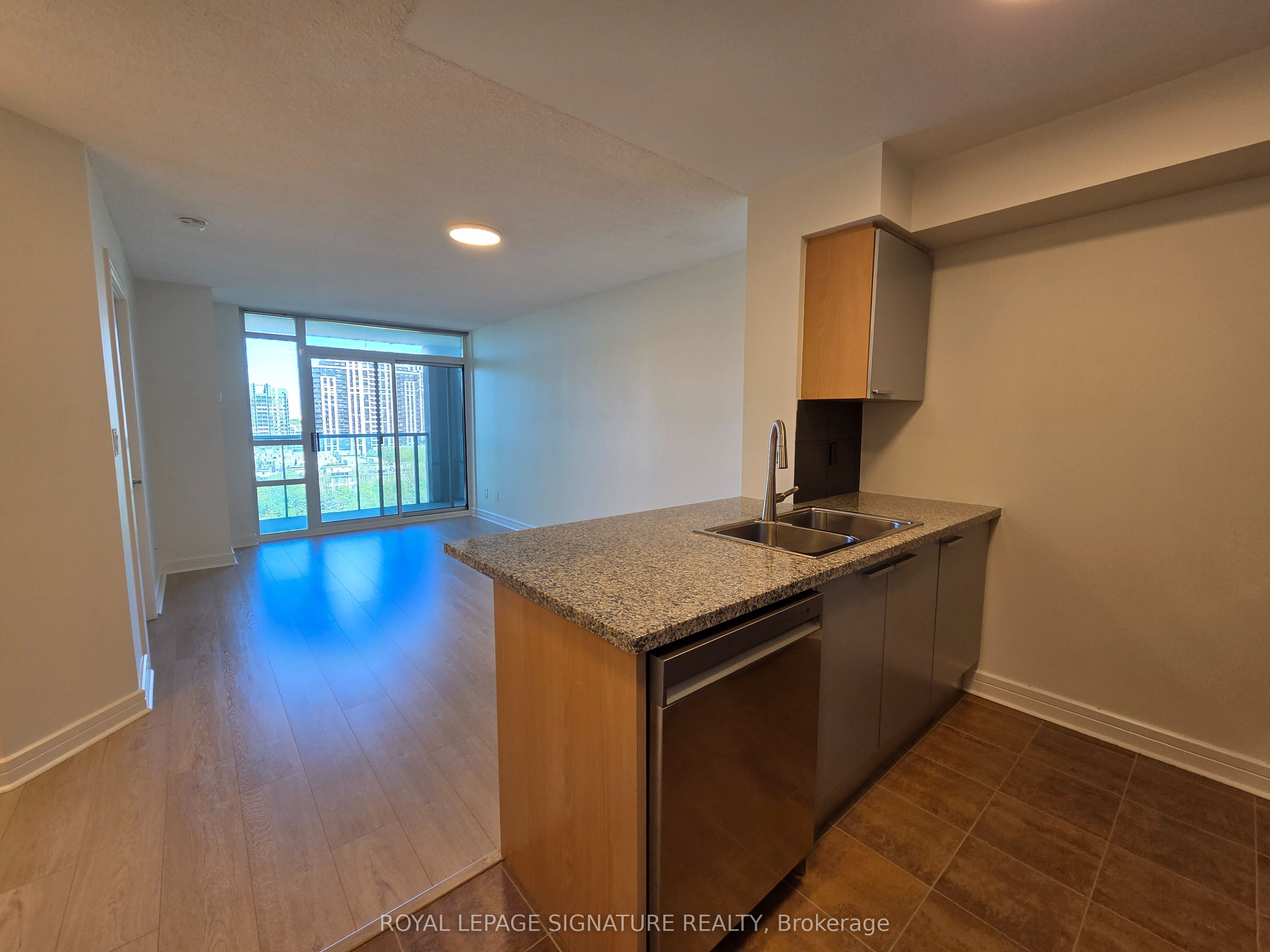 18 Harrison Garden Boulevard 1005, Toronto, ON M2N 7J7 photo 3