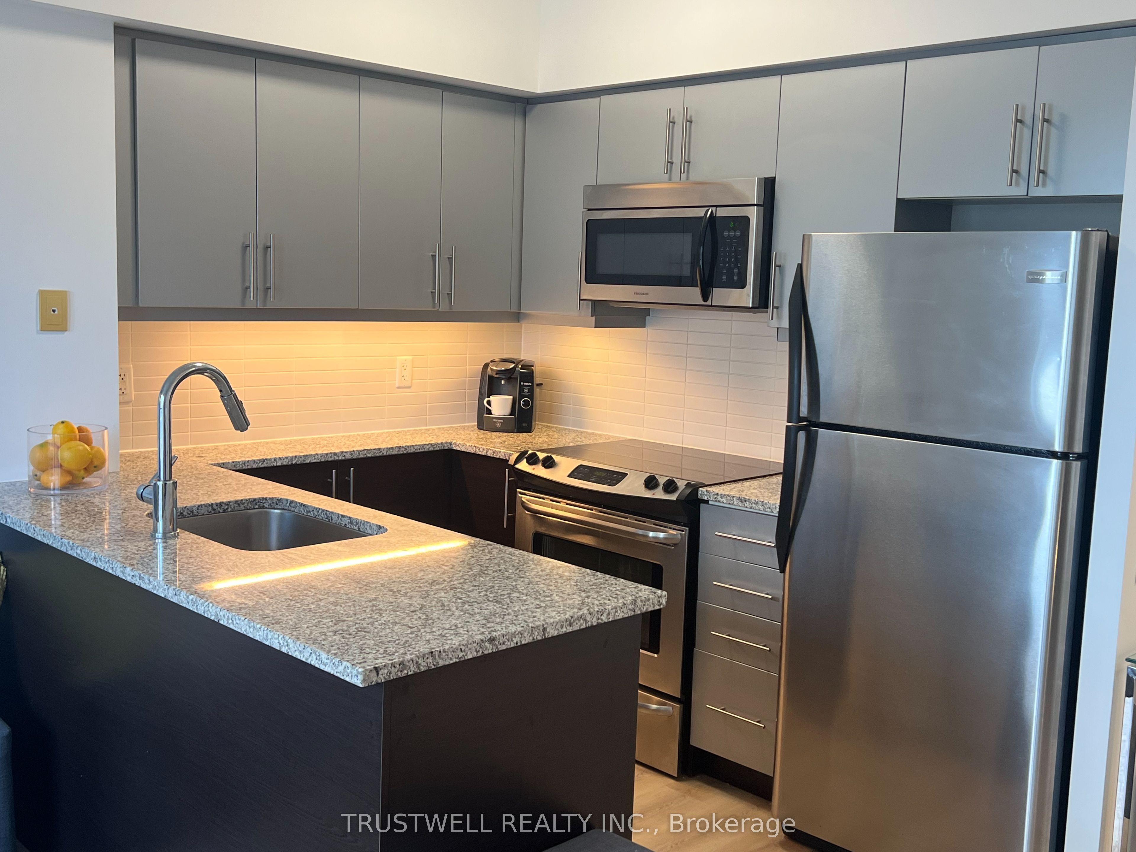 83 Redpath Avenue 1611, Toronto, ON M4S 0A2 photo 5