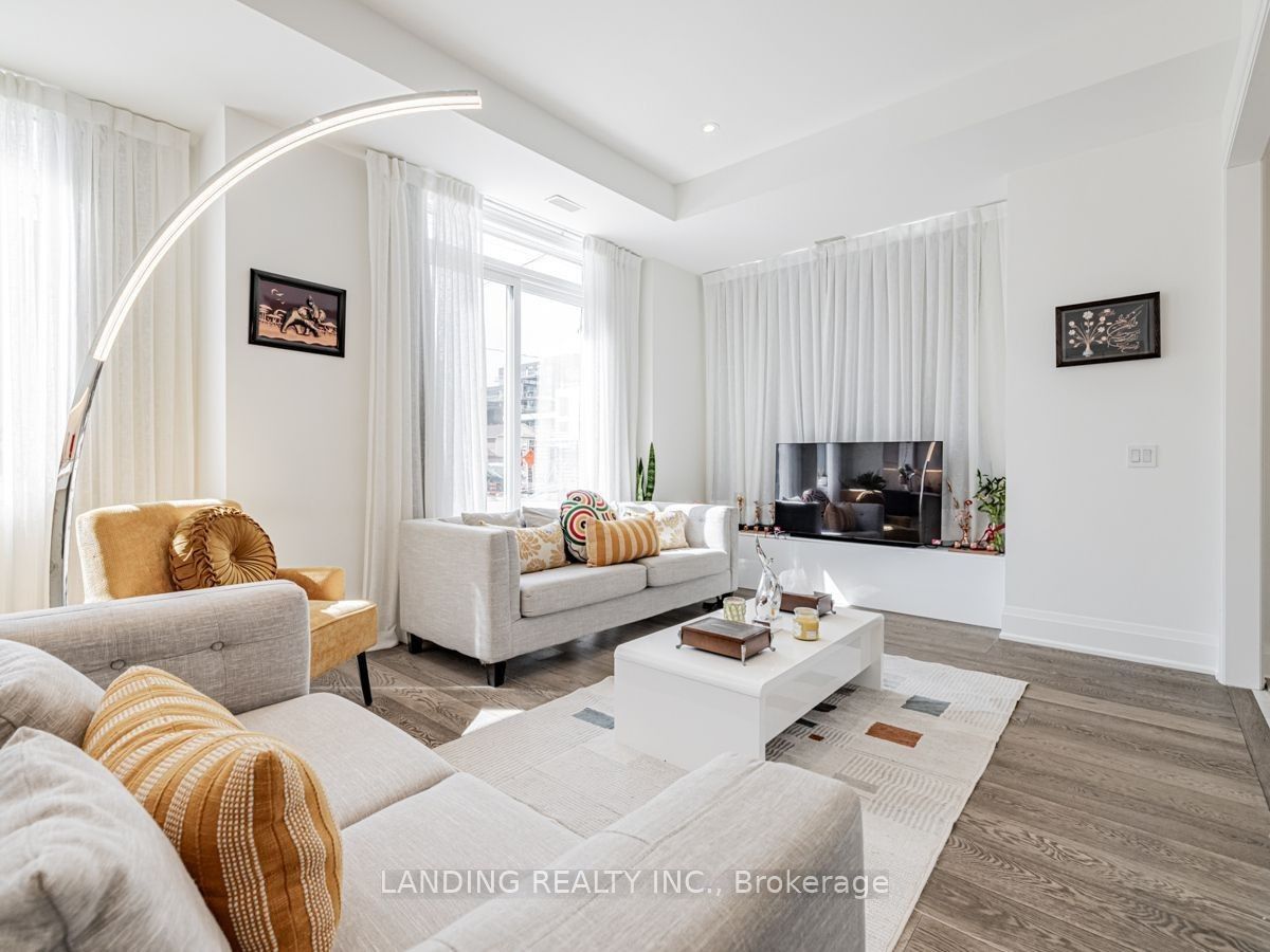 17 Greenbriar Road 1, Toronto, ON M2K 0G7 photo 3