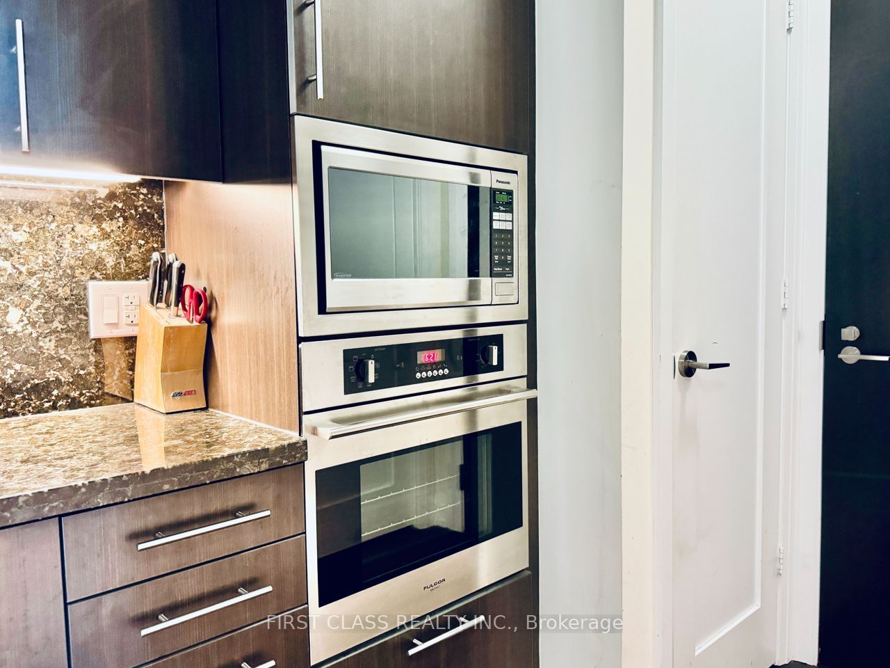 2 Anndale Drive 906, Toronto, ON M2N 0G5 photo 4