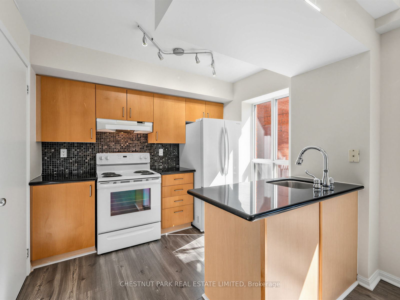139 Merton Street 246, Toronto, ON M4S 3G7 photo 3