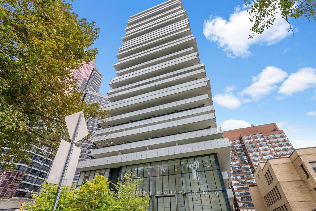 57 St Joseph Street 206, Toronto, ON M5S 0C5 photo 2