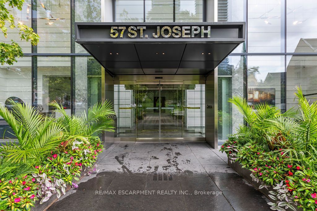 57 St Joseph Street 206, Toronto, ON M5S 0C5 photo 3