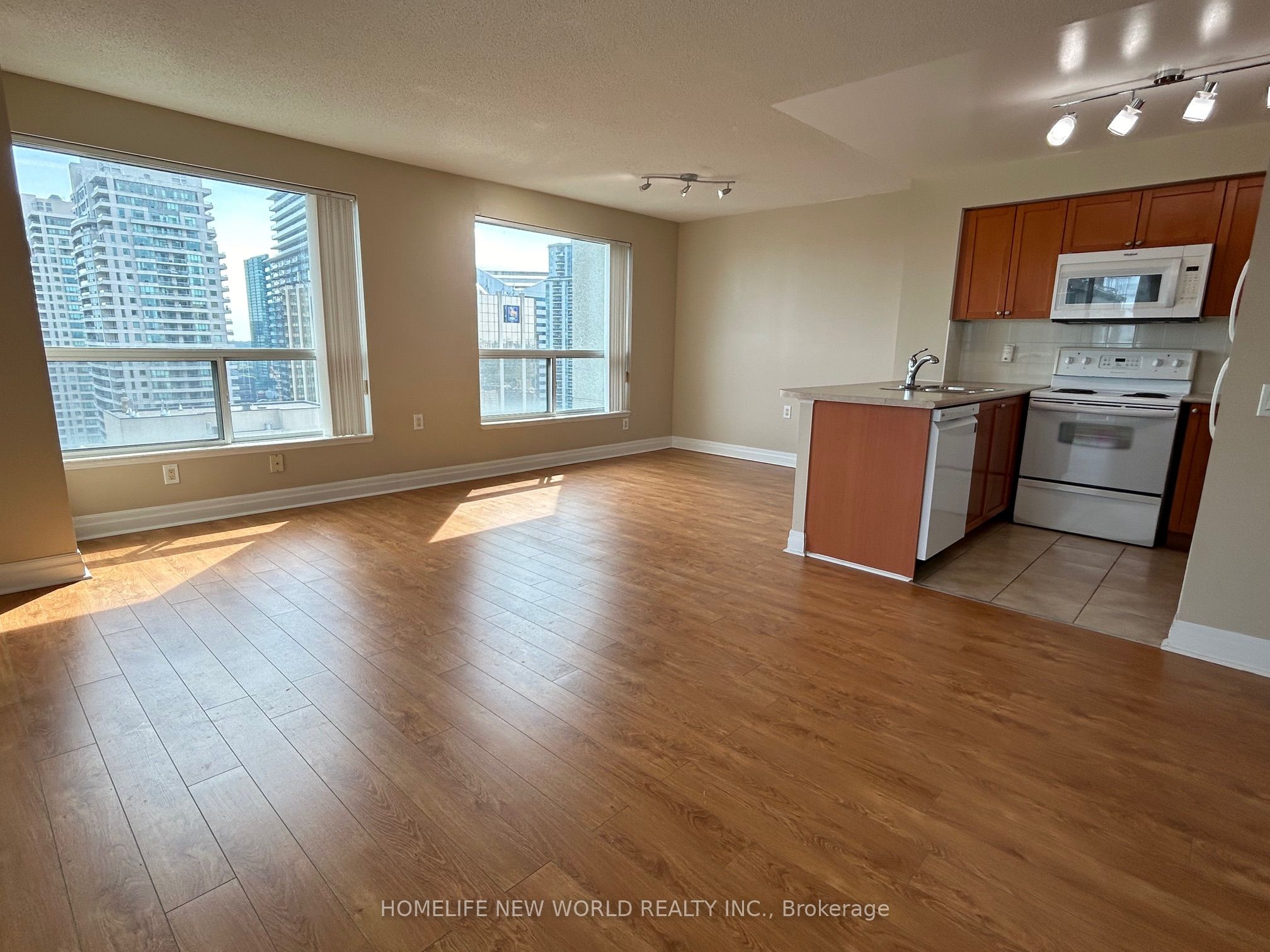 21 Hillcrest Avenue 2603, Toronto, ON M2N 7K2