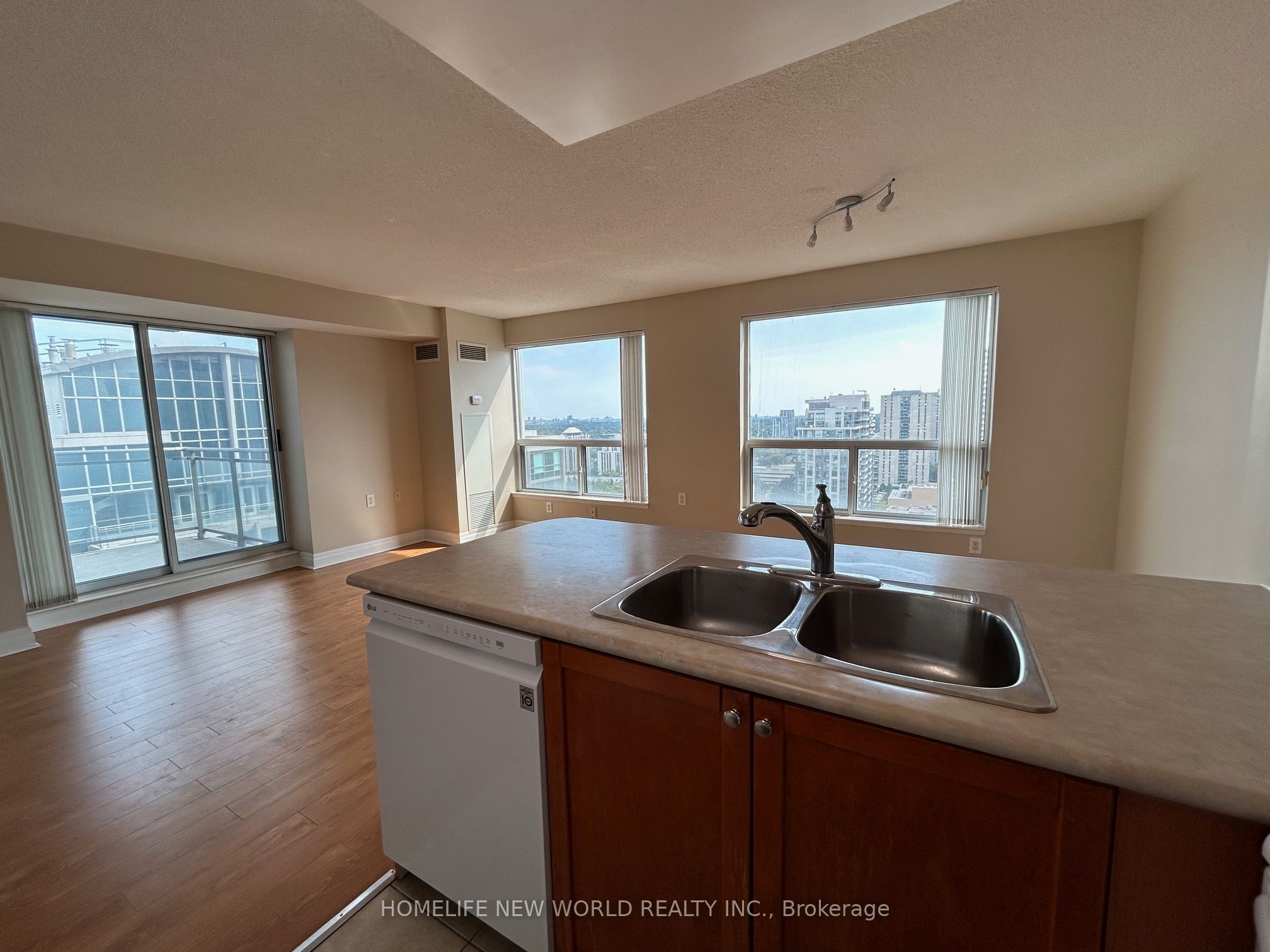 21 Hillcrest Avenue 2603, Toronto, ON M2N 7K2 photo 4