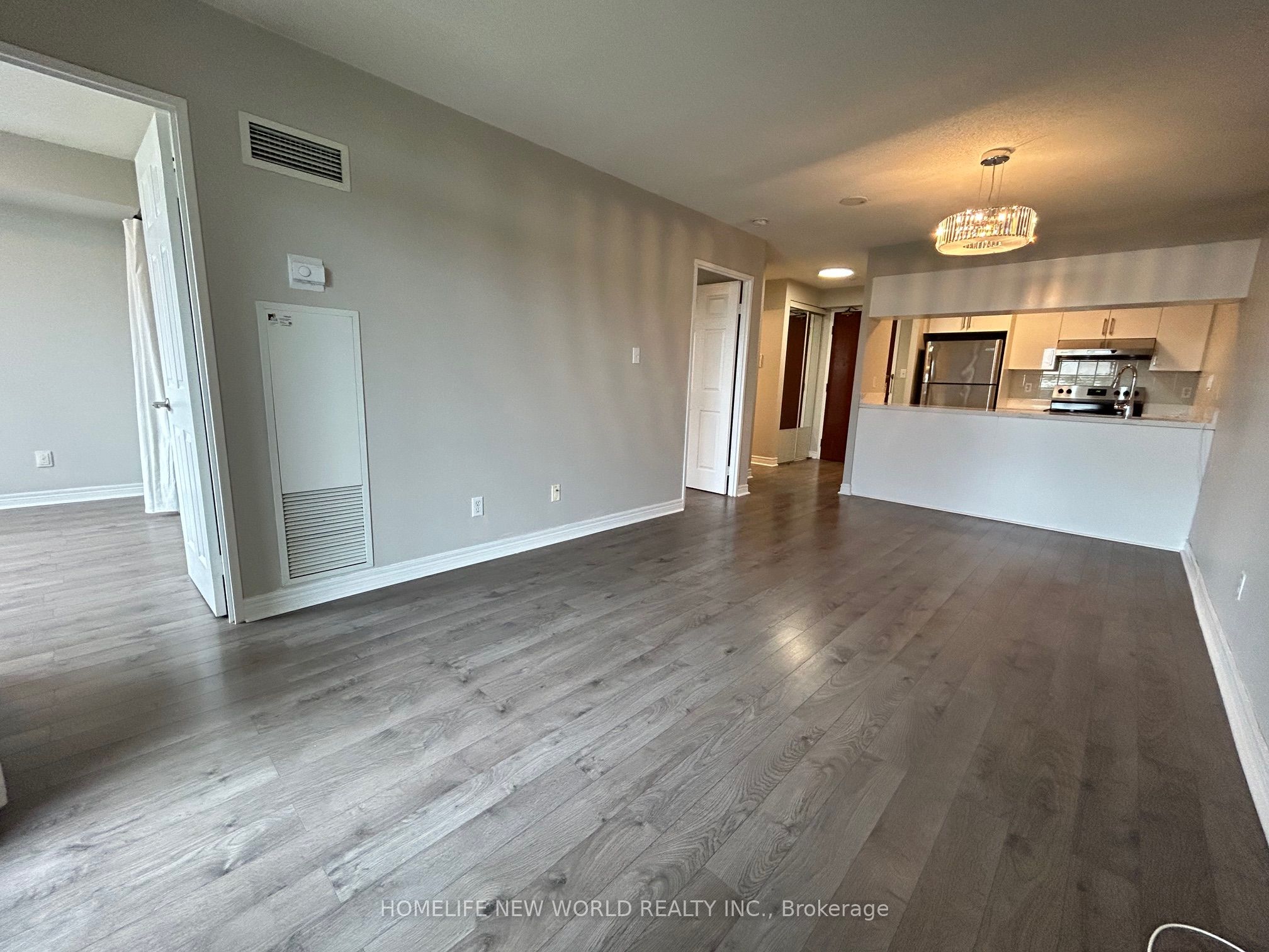 28 Empress Avenue 710, Toronto, ON M2N 6Z7