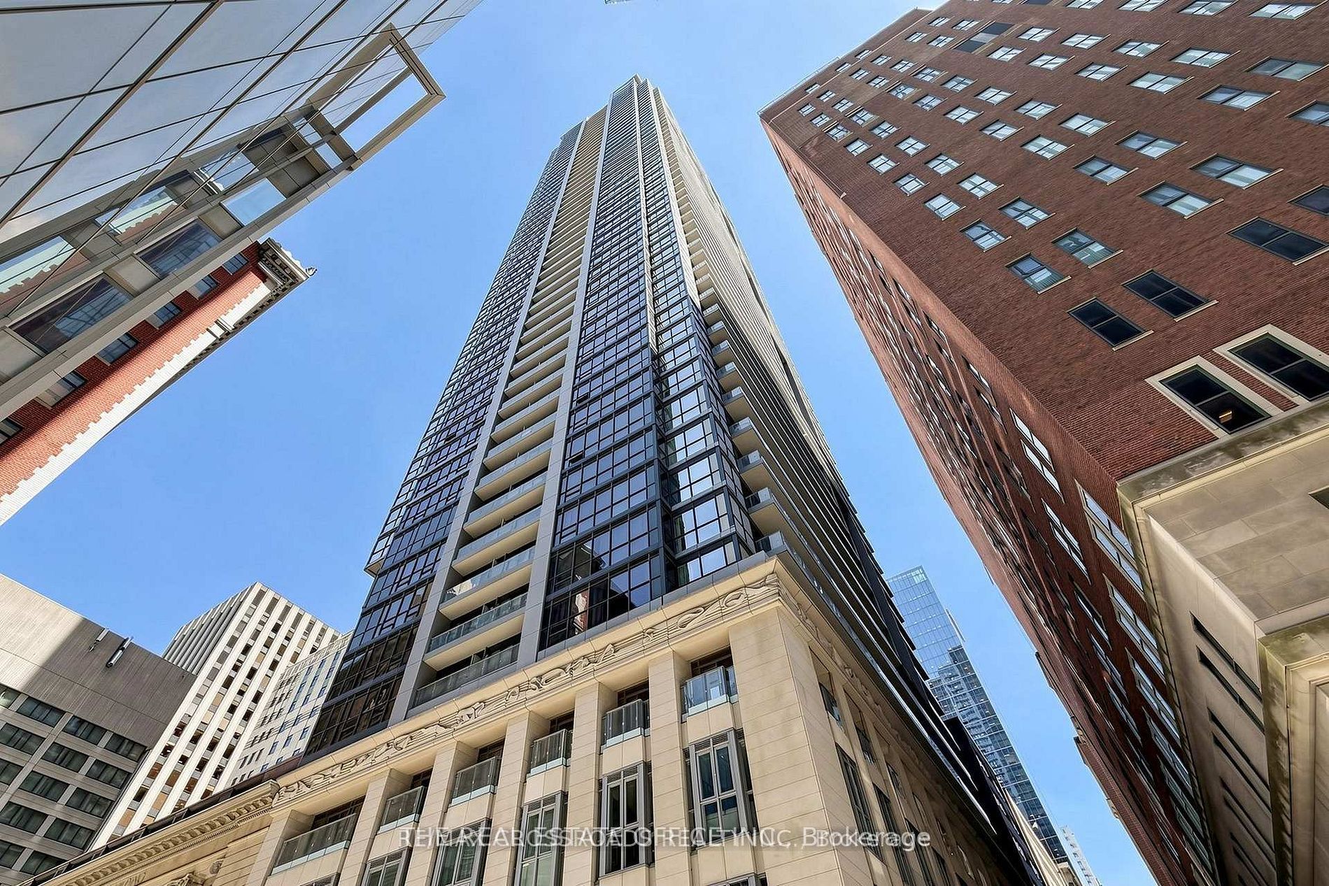 70 Temperance Street W 2816, Toronto, ON M5H 0B1