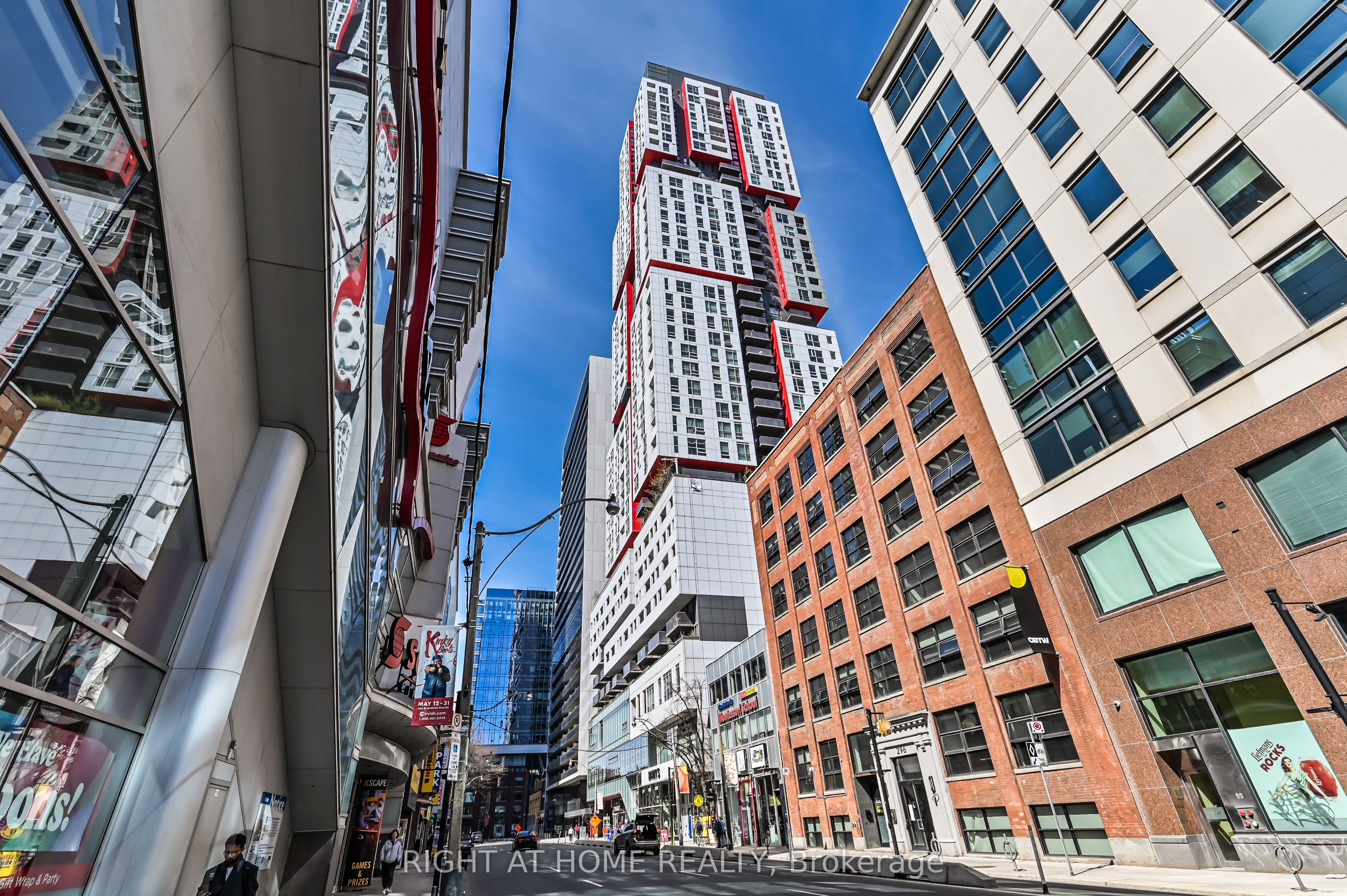318 Richmond Street W 3506, Toronto, ON M5V 0B4