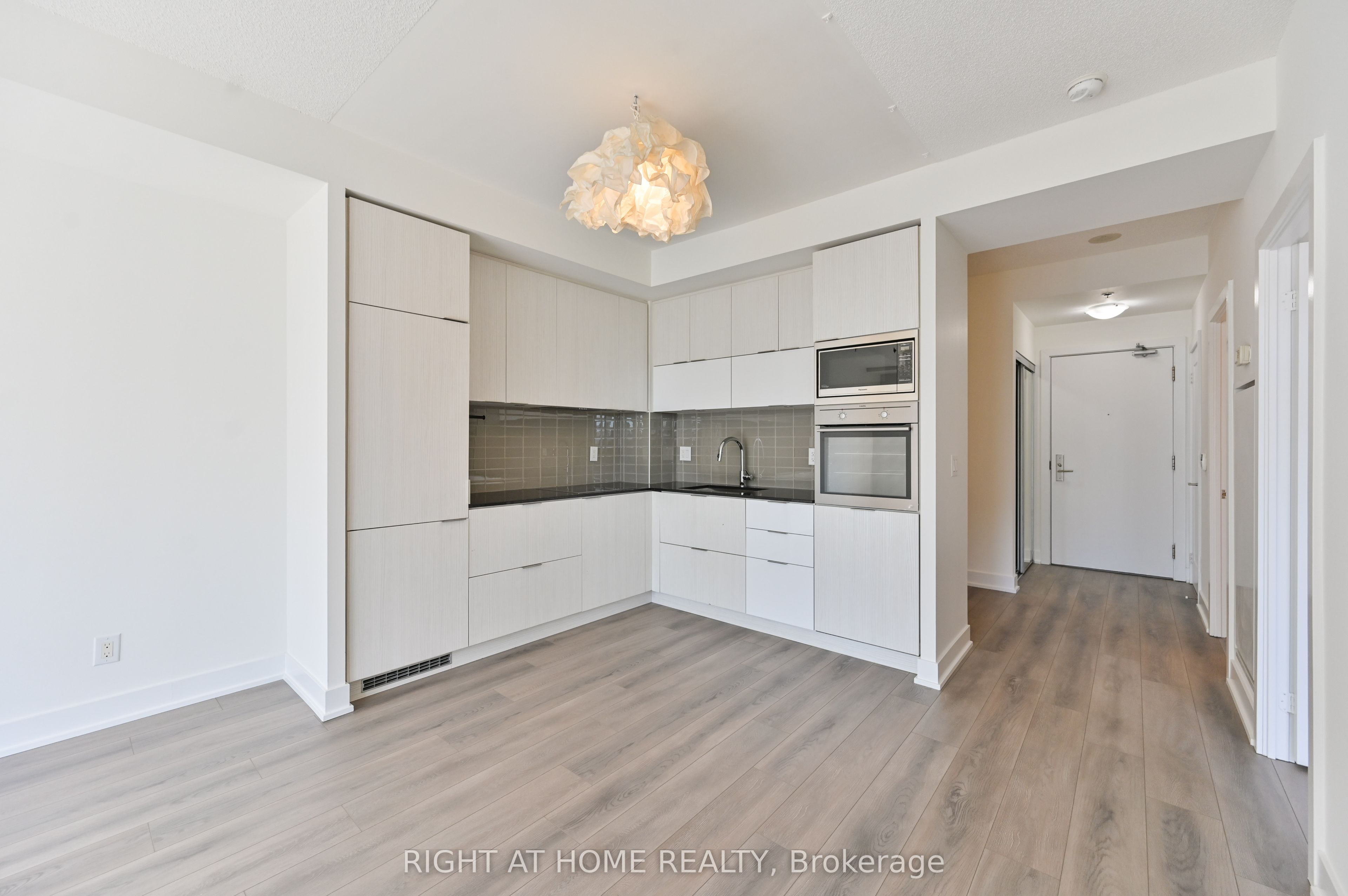 318 Richmond Street W 3506, Toronto, ON M5V 0B4 photo 4