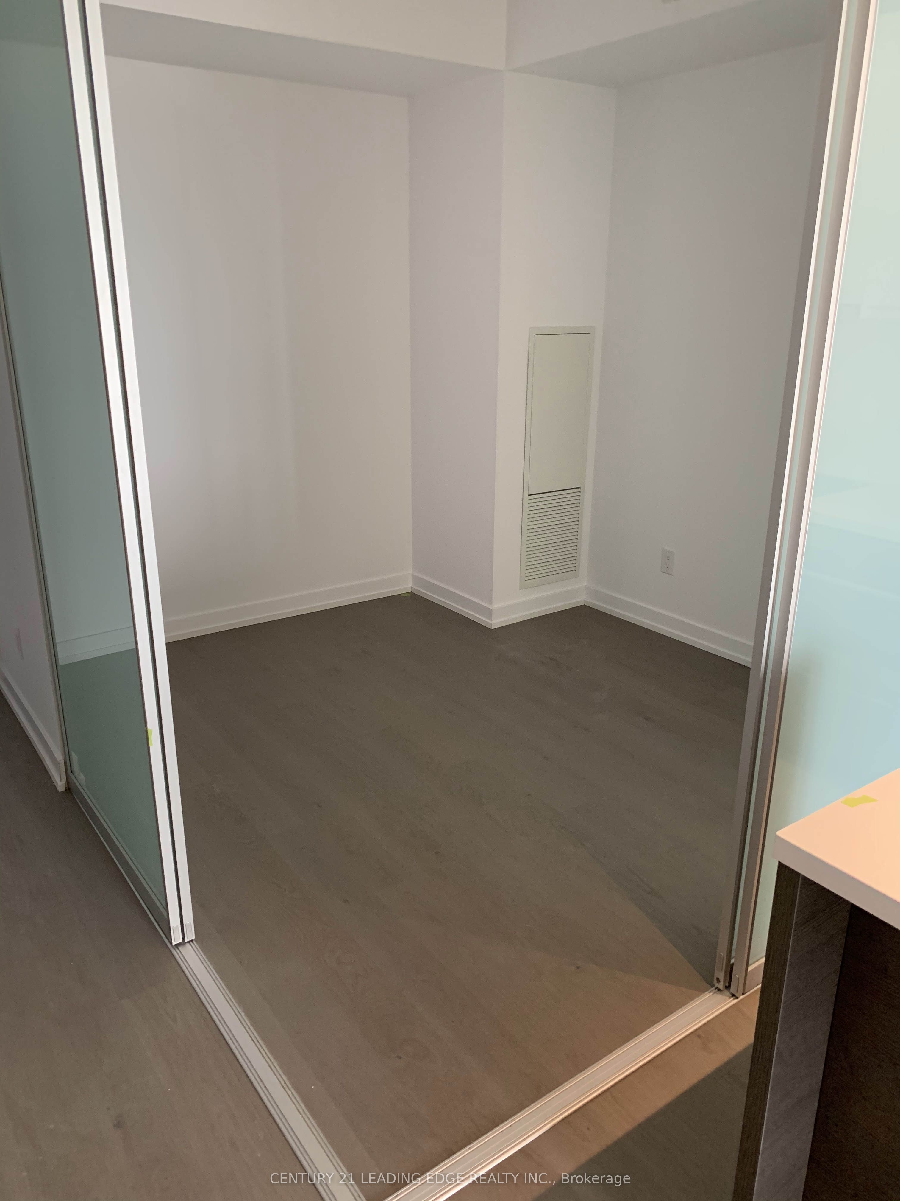 488 University Avenue 3301, Toronto, ON M5G 0C1 photo 3