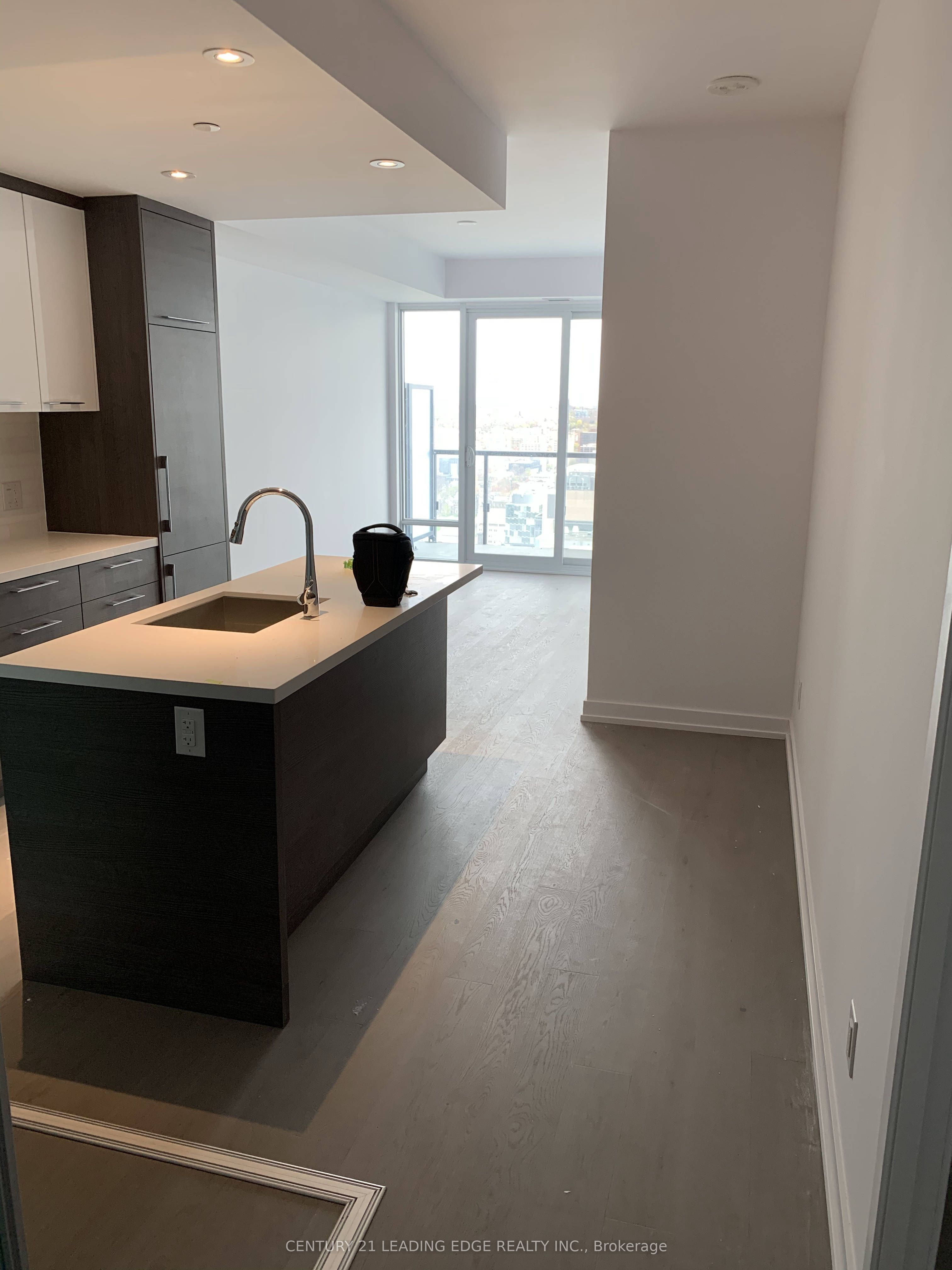 488 University Avenue 3301, Toronto, ON M5G 0C1 photo 4