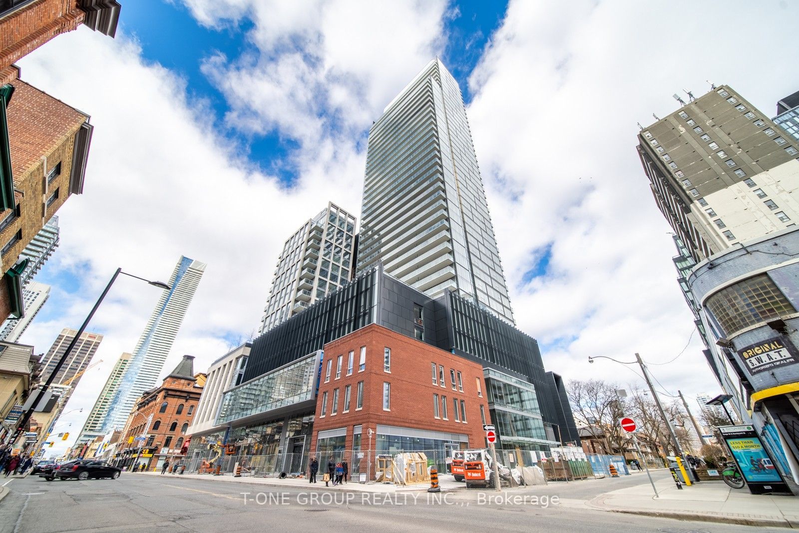 3 Gloucester Street 2704, Toronto, ON M4Y 0C6