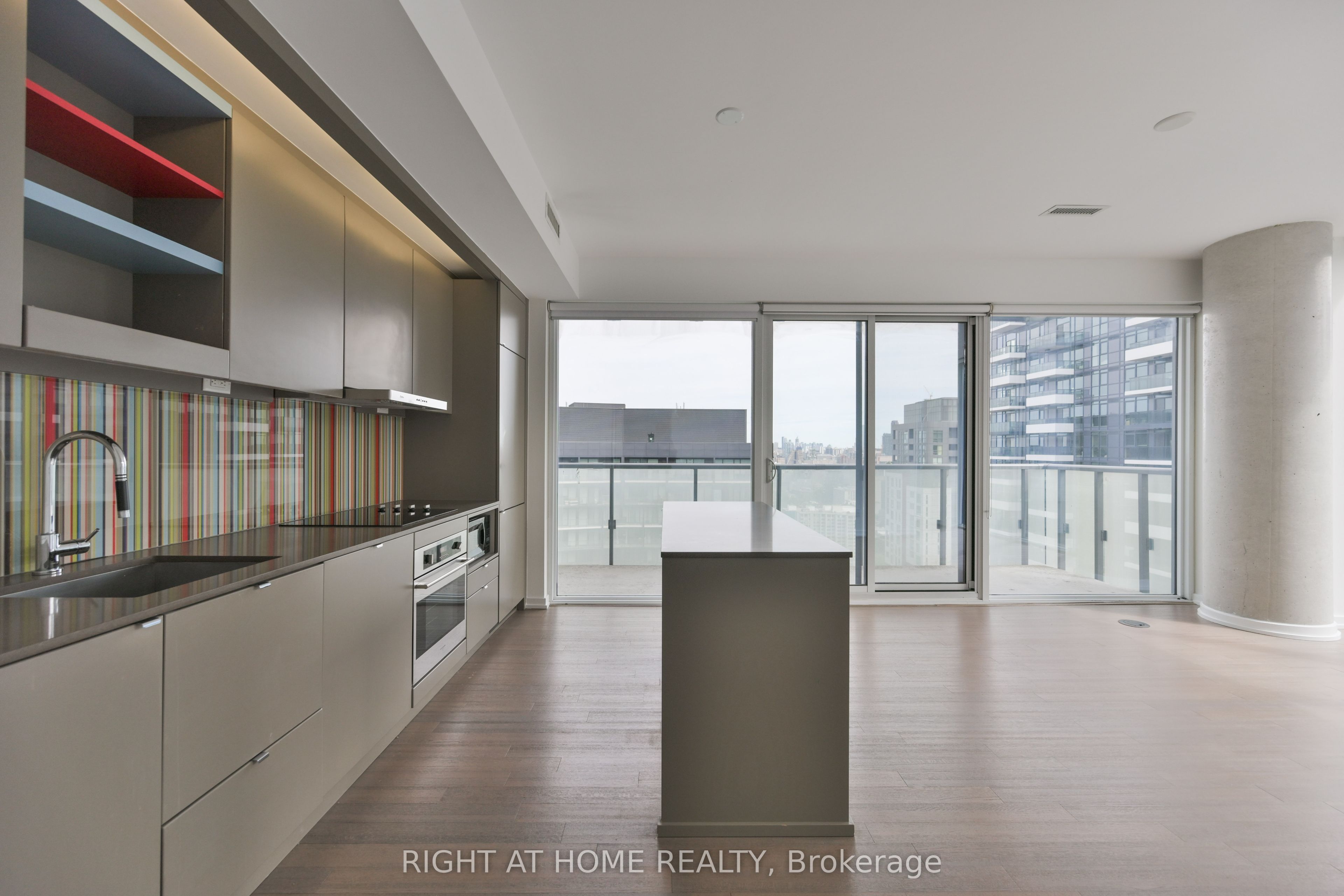 101 Peter Street 3903, Toronto, ON M5V 2G9 photo 2