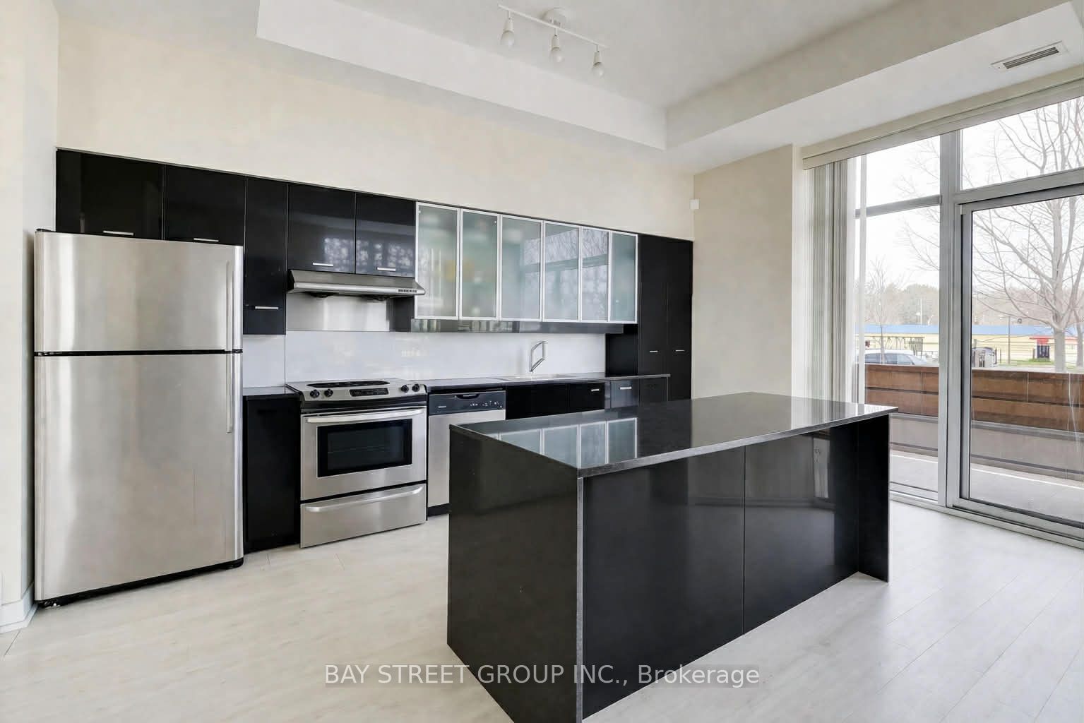 25 Singer Court TH07, Toronto, ON M2K 0B3 photo 3