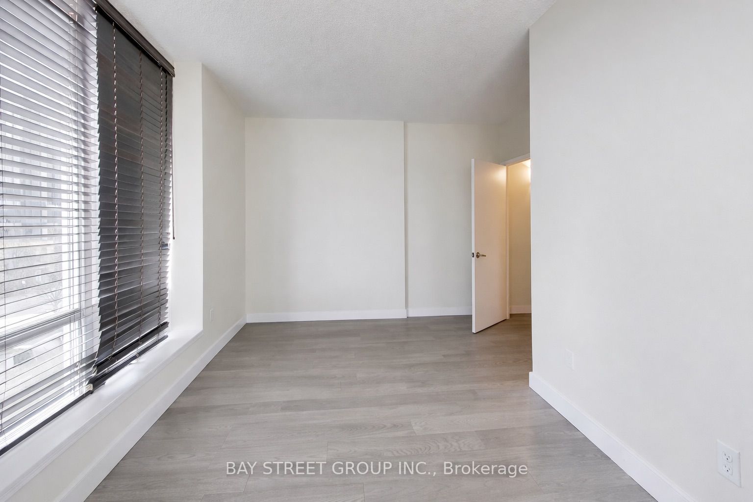 25 Singer Court TH07, Toronto, ON M2K 0B3 photo 5