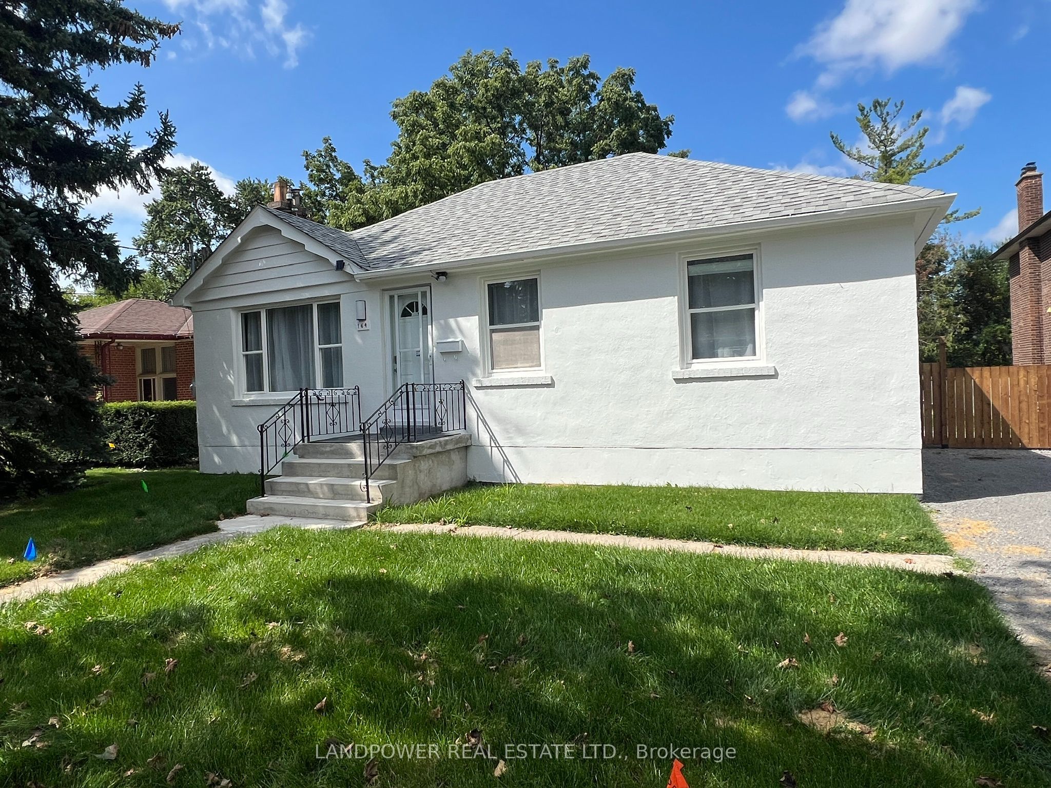 164 Homewood Avenue, Toronto, ON M2M 1K5
