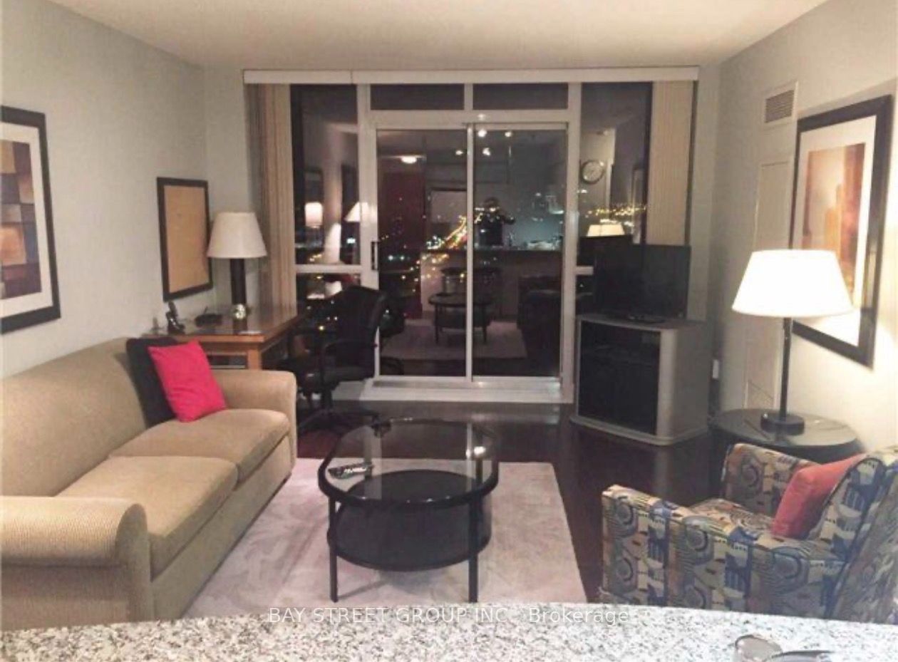 33 SHEPPARD Avenue 2012, Toronto, ON M2N 7K1 photo 3