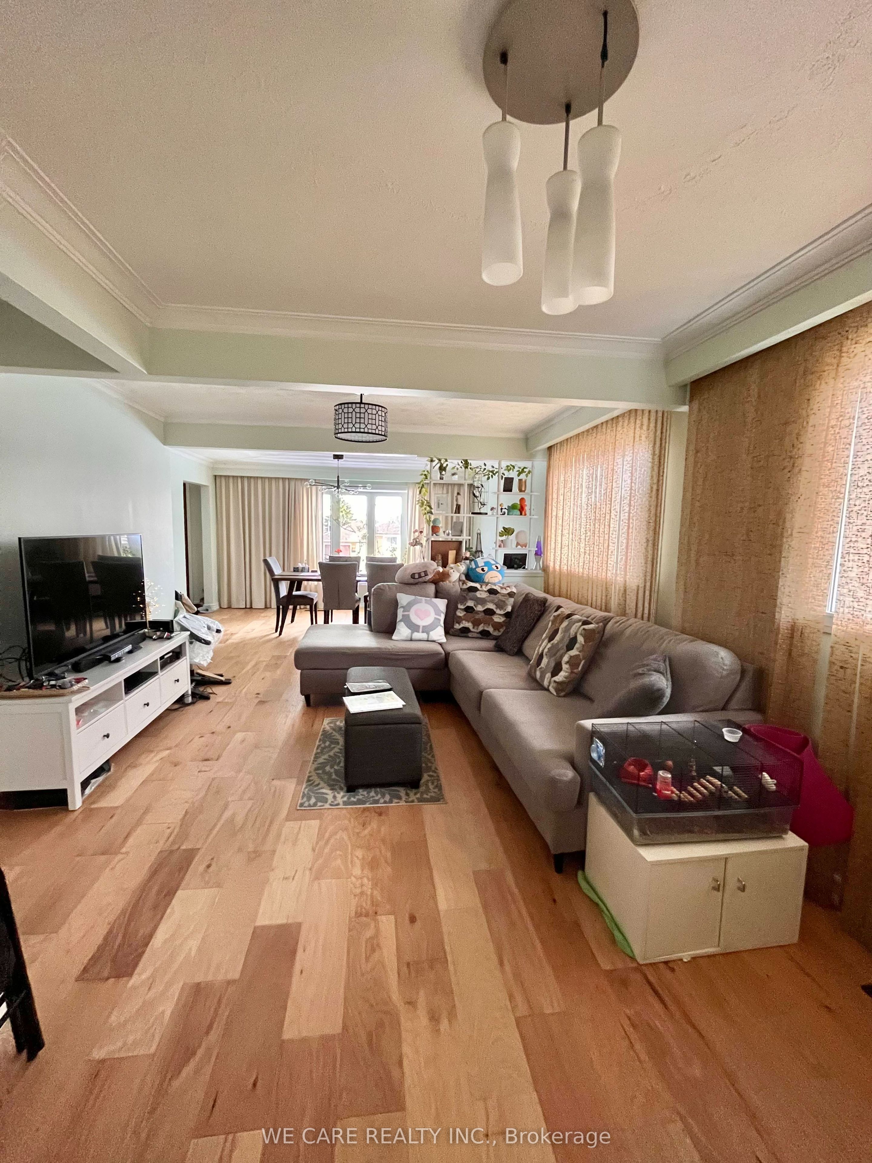 59 Saddle Ridge Drive Main, Toronto, ON M4A 1Z6 photo 4