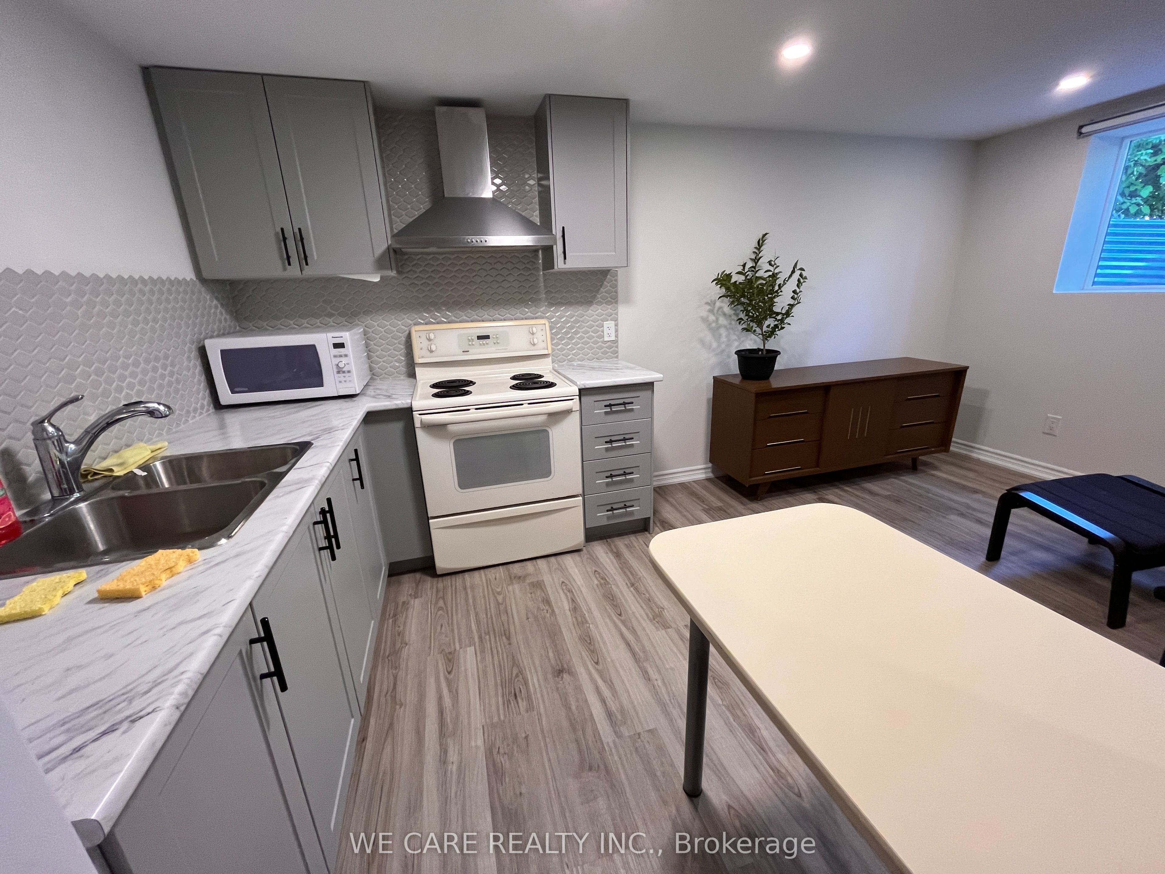 59 Saddle Ridge Drive Lower, Toronto, ON M4A 1Z6
