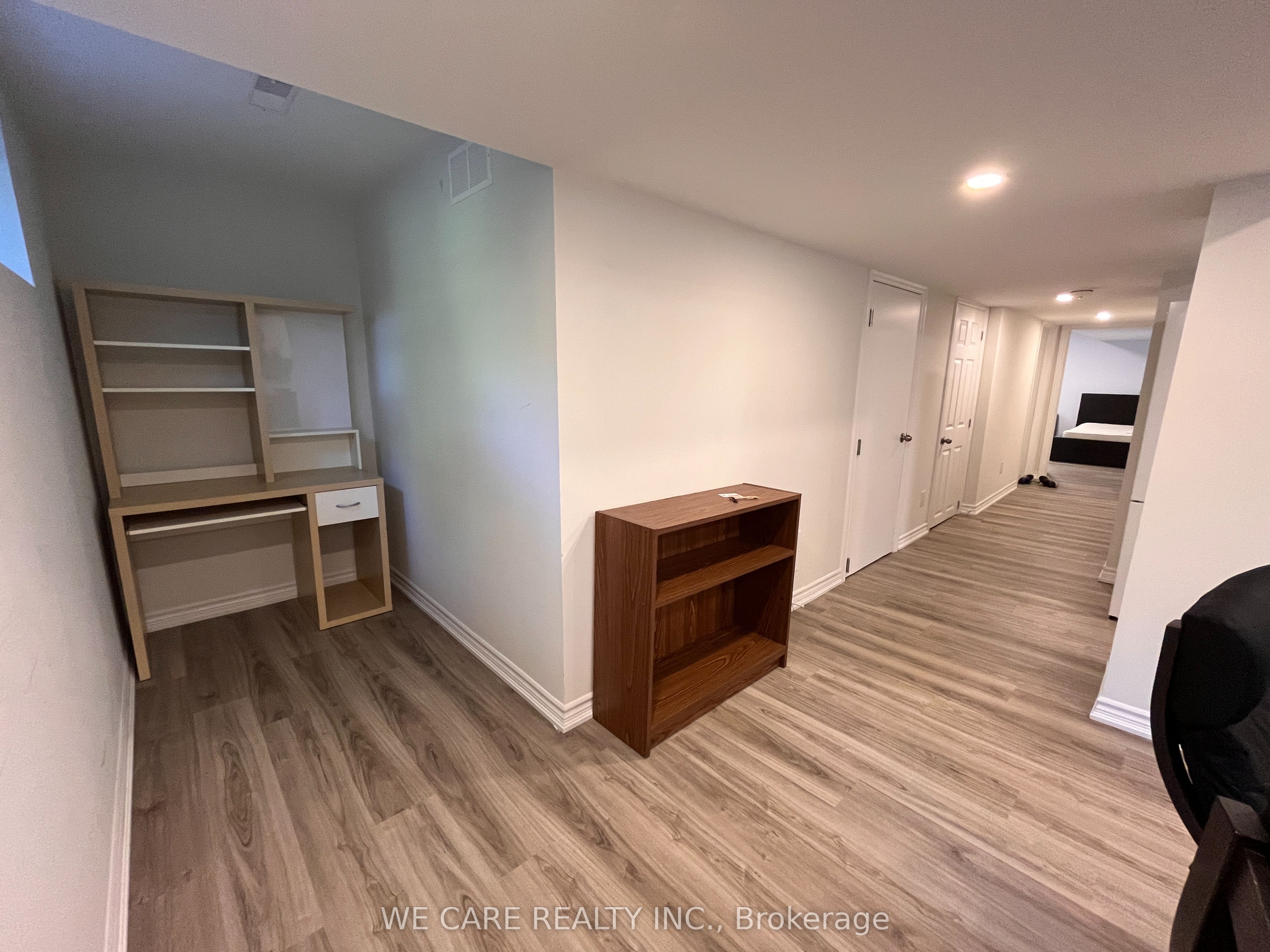 59 Saddle Ridge Drive Lower, Toronto, ON M4A 1Z6 photo 3