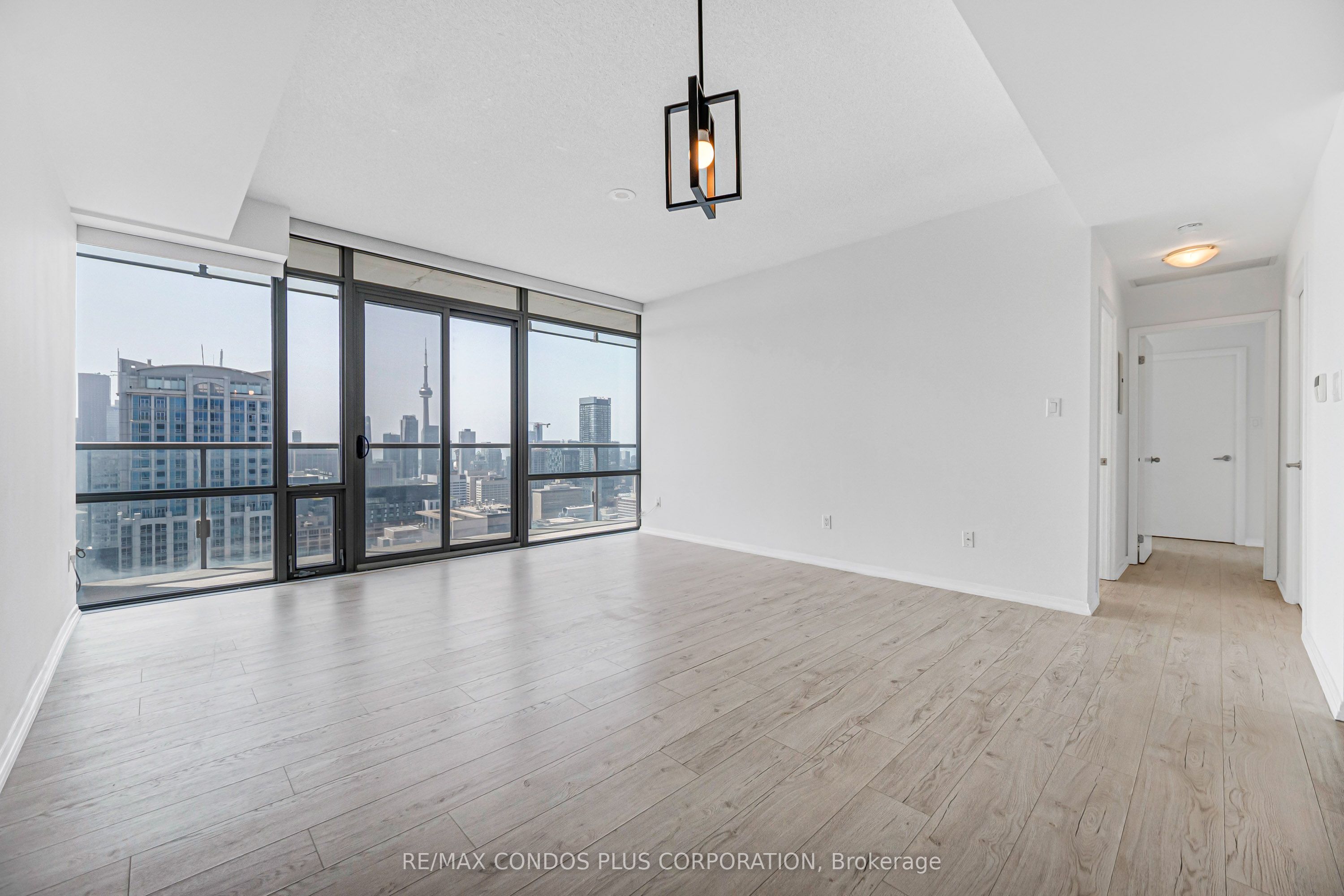 38 Grenville Street 4404, Toronto, ON M4Y 1A5 photo 2