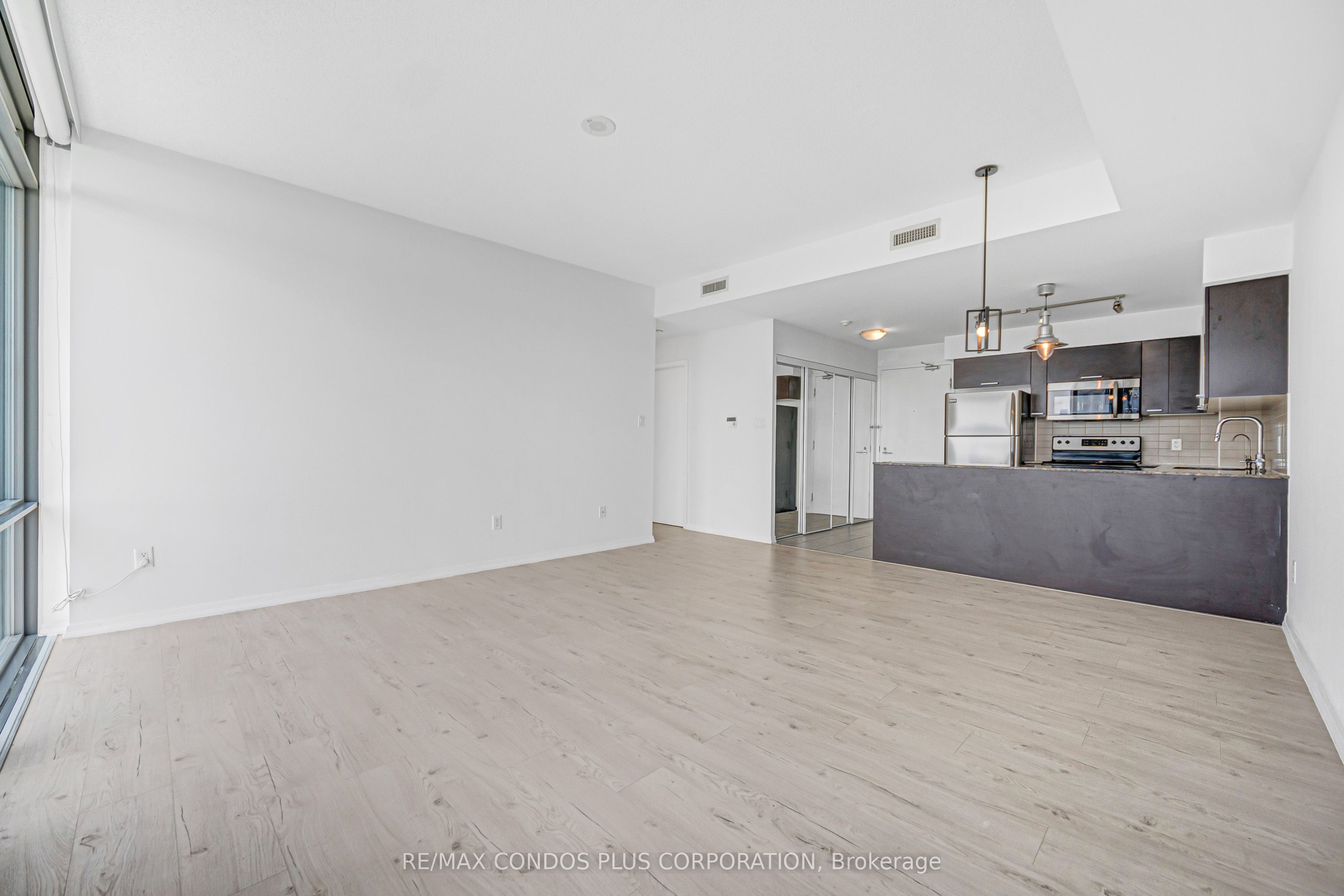 38 Grenville Street 4404, Toronto, ON M4Y 1A5 photo 4