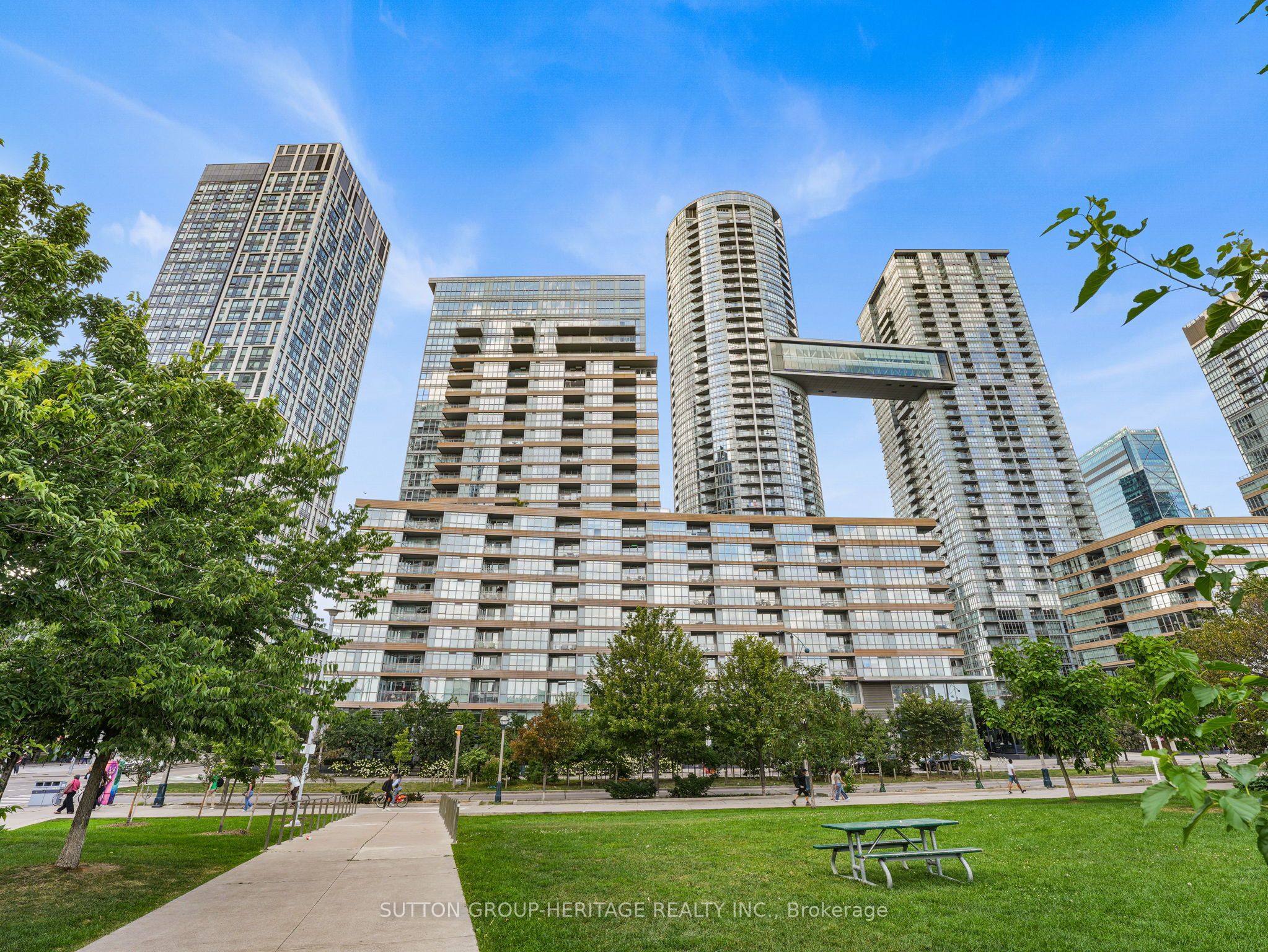 151 Dan Leckie Way 803, Toronto, ON M5V 4B2 photo 2