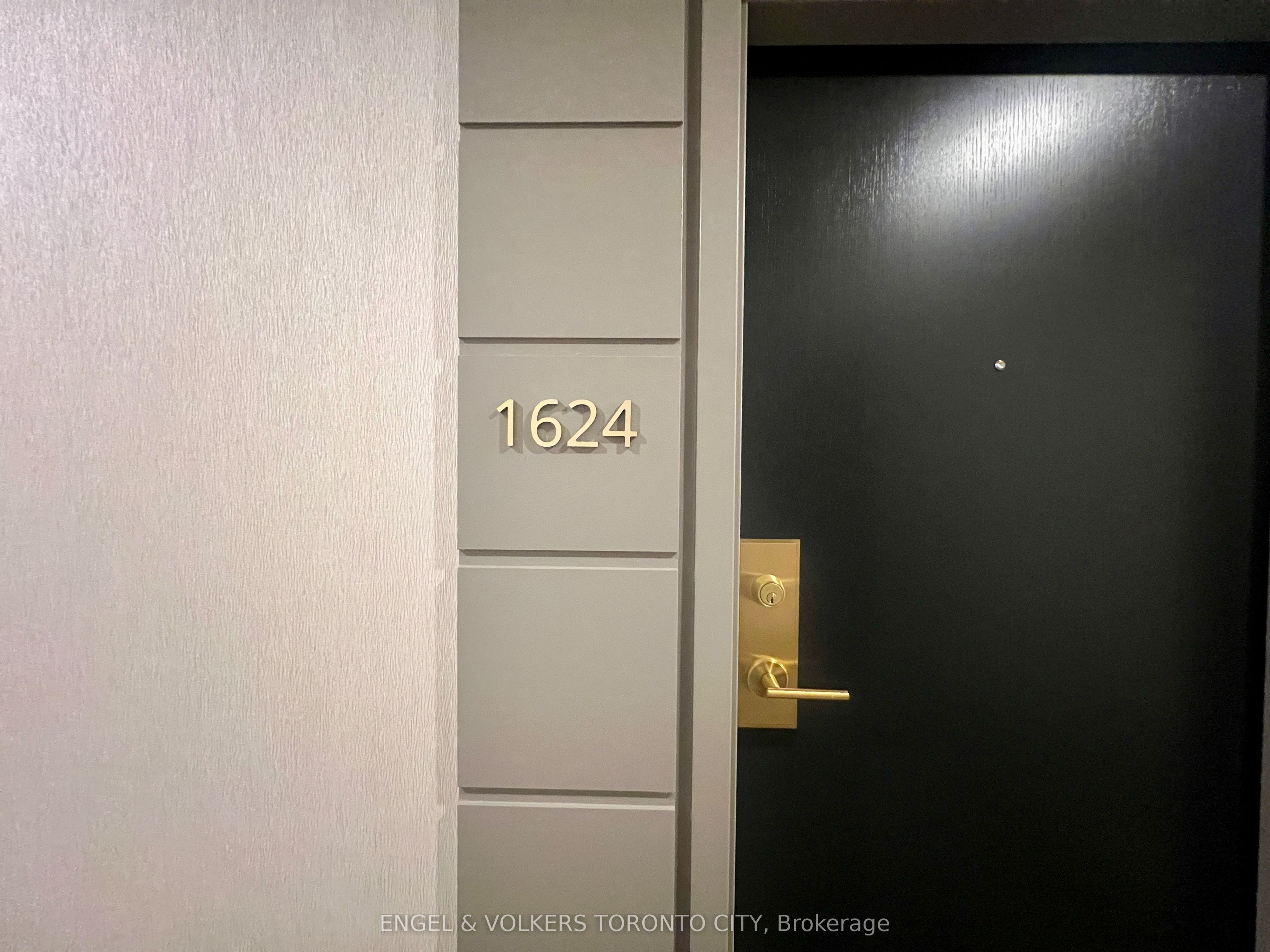 230 King Street E 1624, Toronto, ON M5A 1K5 photo 2