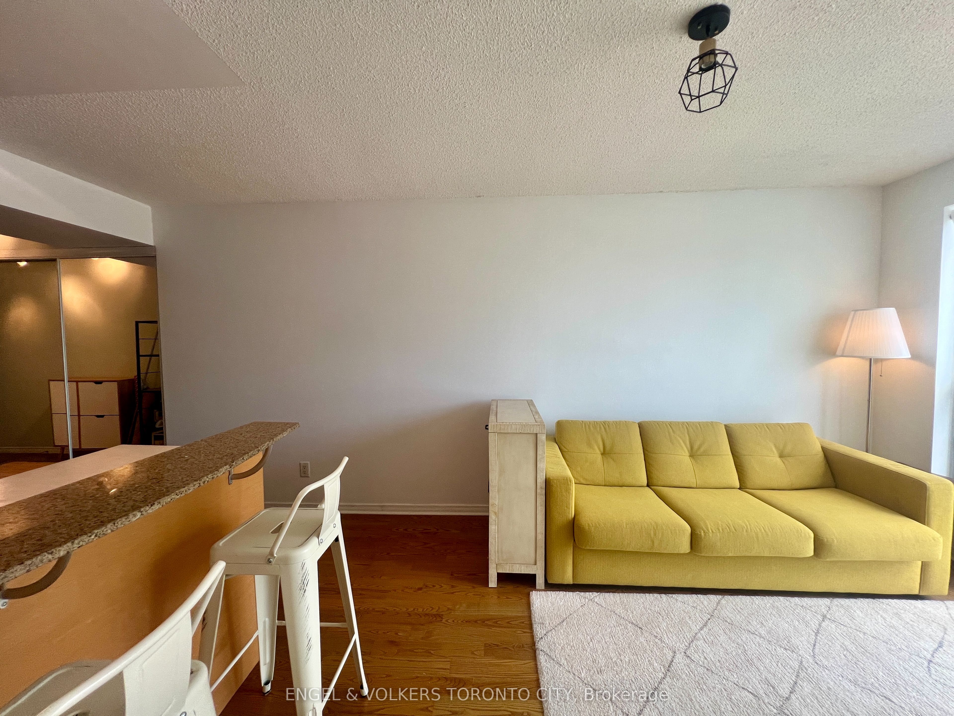 230 King Street E 1624, Toronto, ON M5A 1K5 photo 5