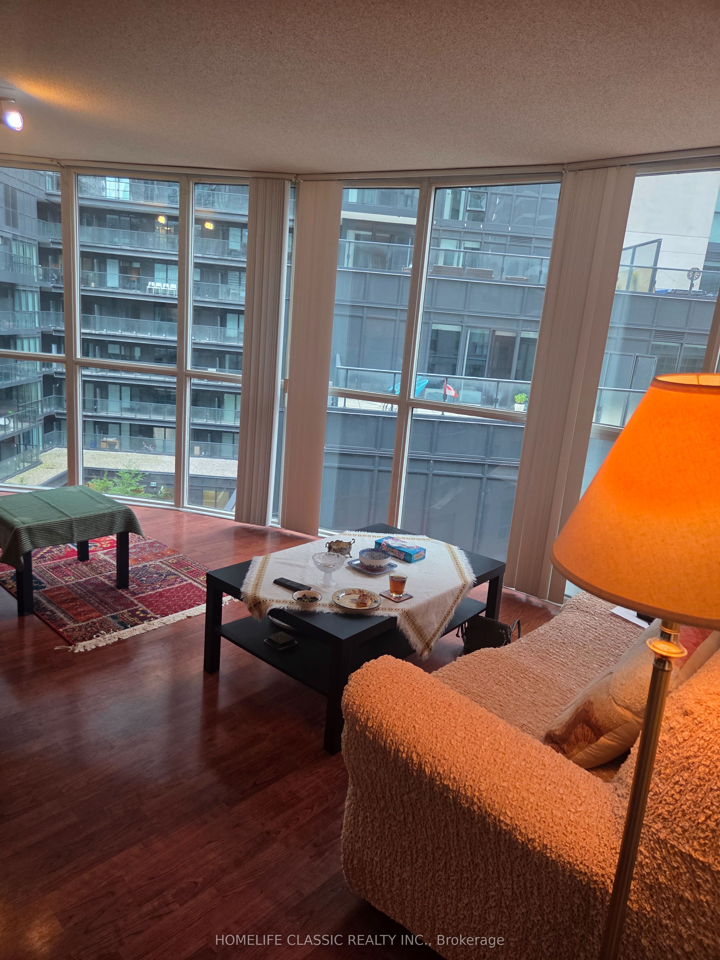 24 Wellesley Street W 704, Toronto, ON M4Y 2X6 photo 2