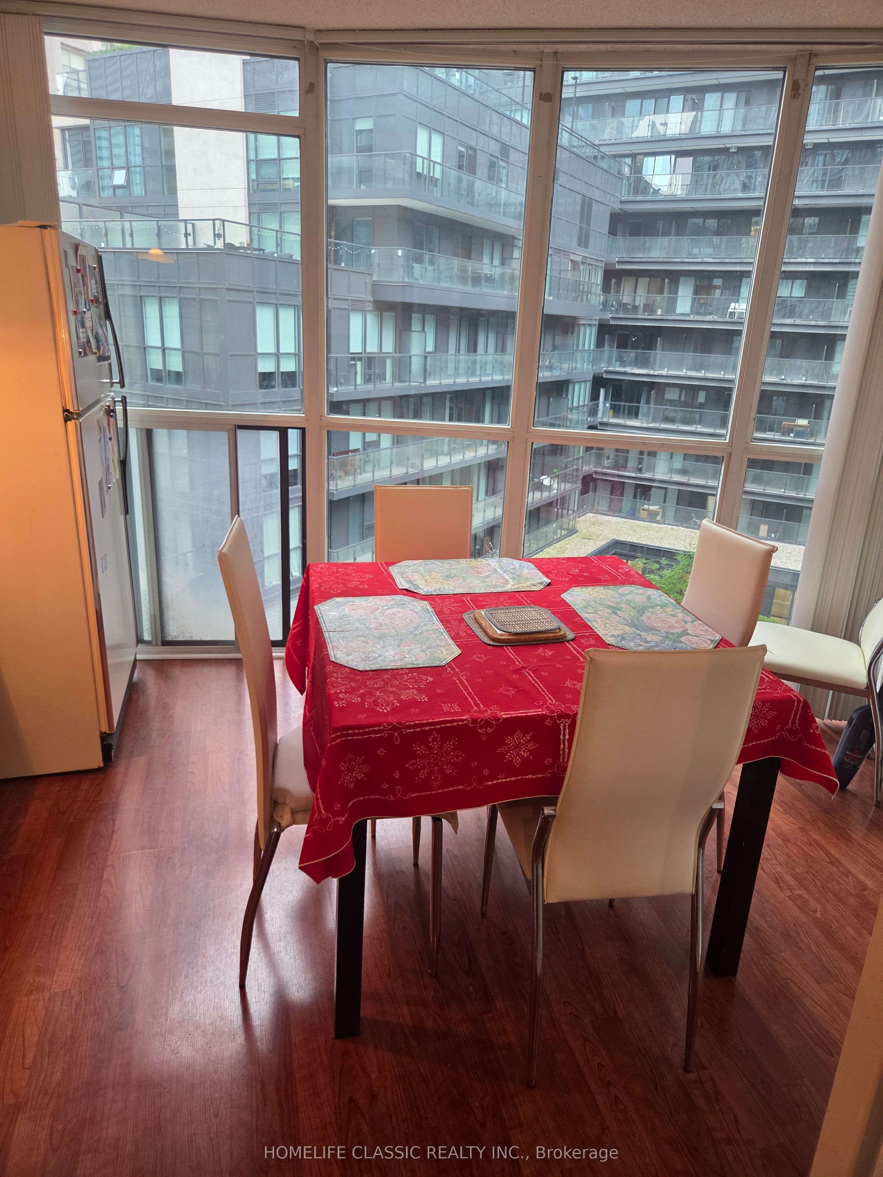 24 Wellesley Street W 704, Toronto, ON M4Y 2X6 photo 4