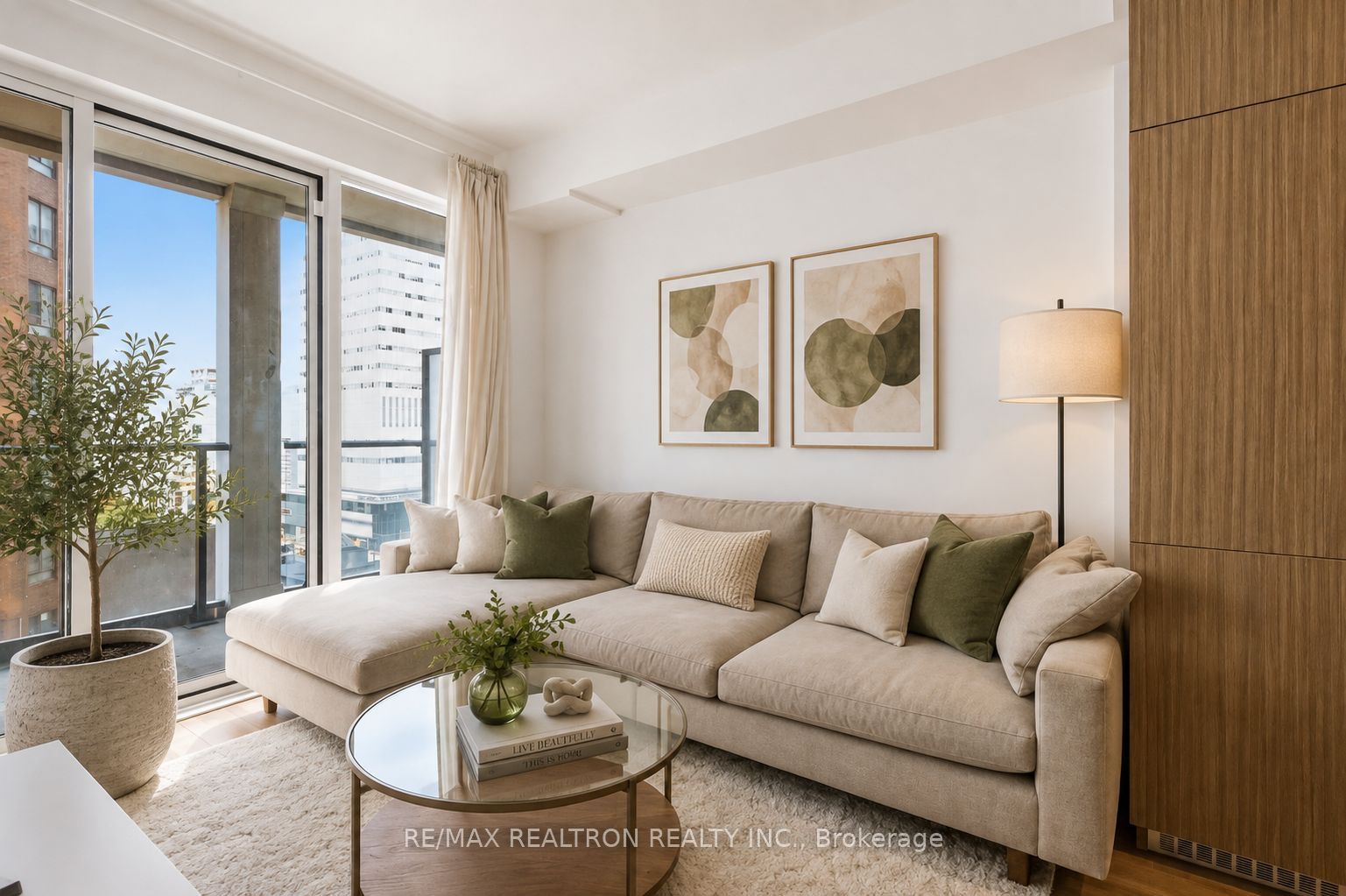 20 Edward Street 813, Toronto, ON M5G 0C5 photo 5