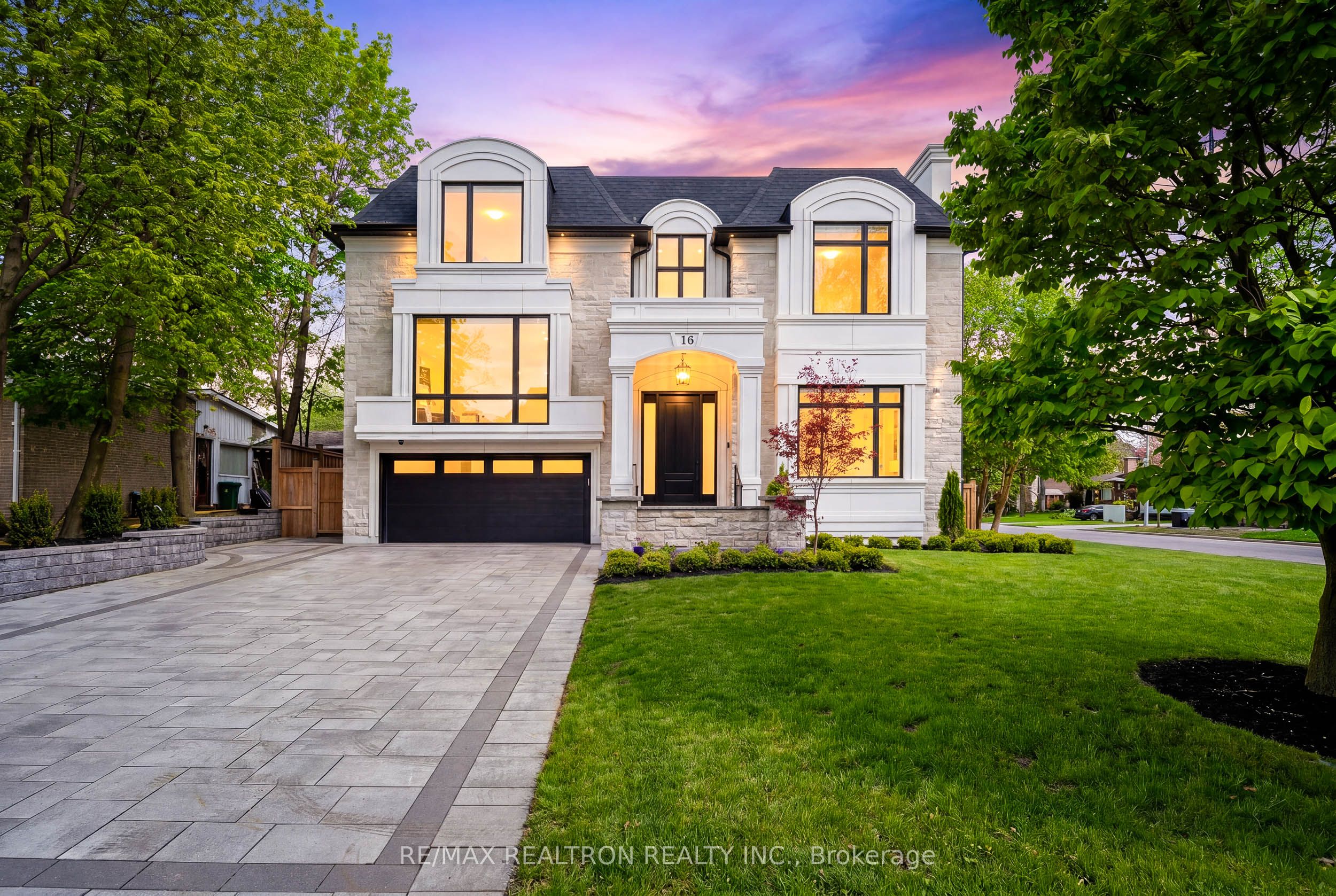 16 Ballyronan Road, Toronto, ON M3B 1V1 photo 3