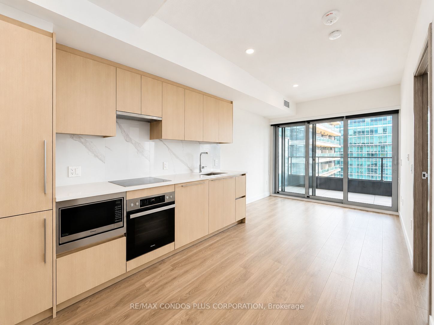 3 Concord Cityplace Way 3107, Toronto, ON M5V 0X4 photo 2