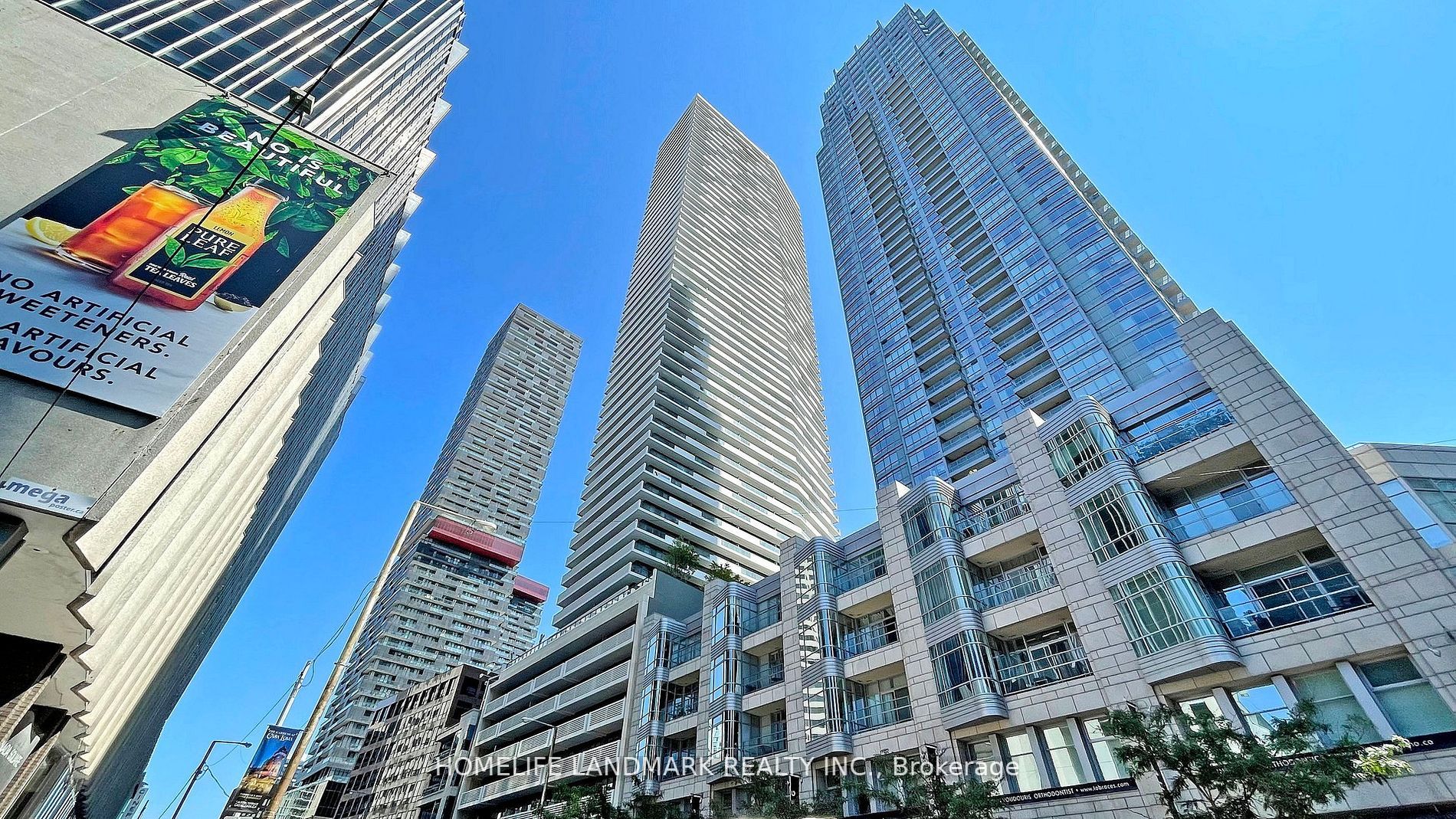 2221 Yonge Street 3304, Toronto, ON M4S 2B4