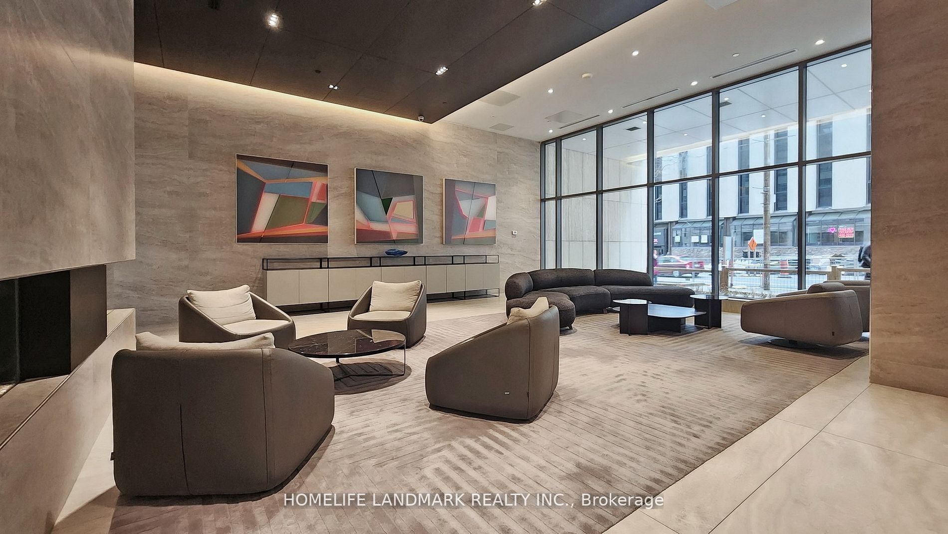 2221 Yonge Street 3304, Toronto, ON M4S 2B4 photo 2