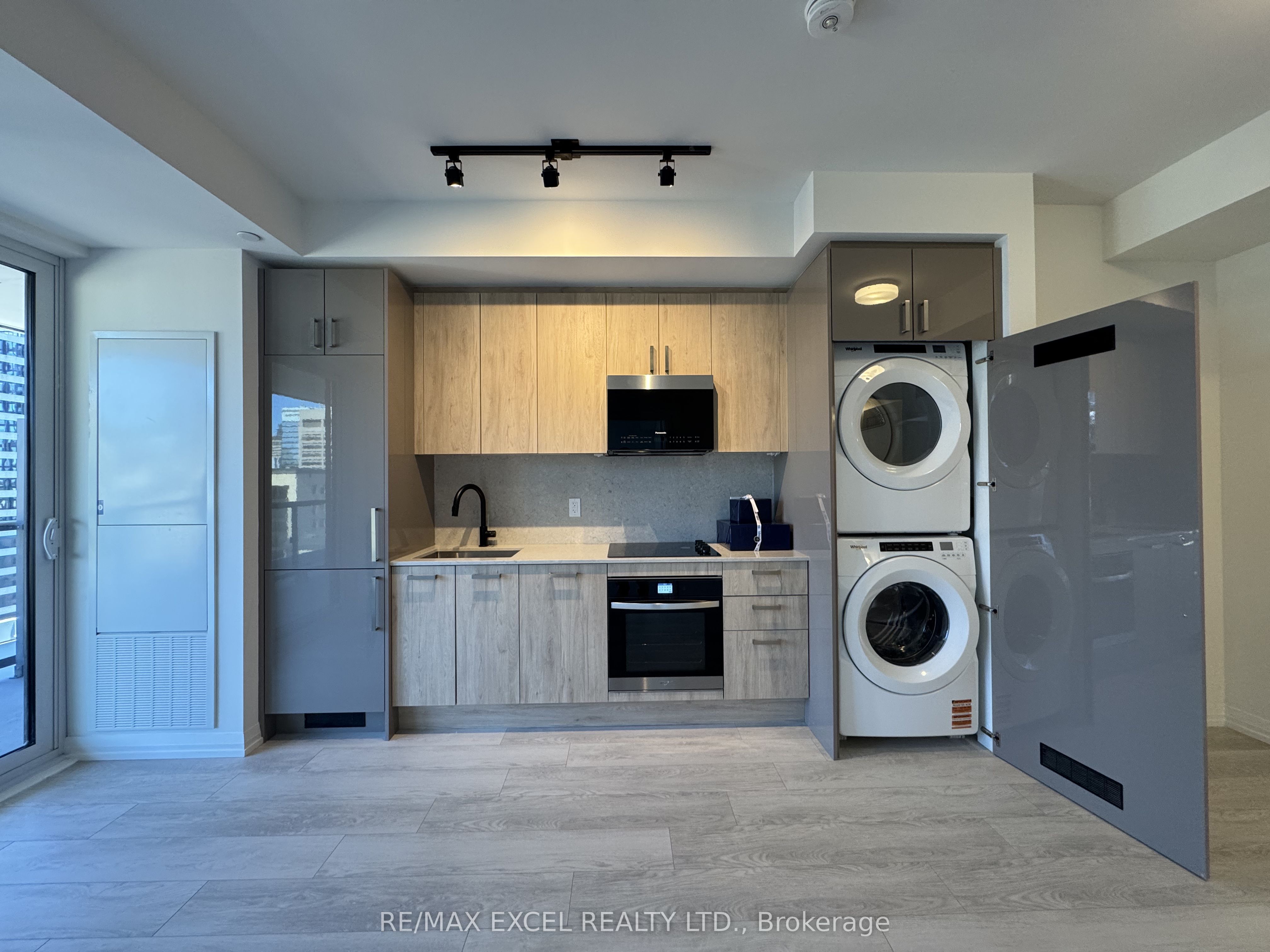 280 Dundas Street W 1504, Toronto, ON M5T 0E3 photo 4