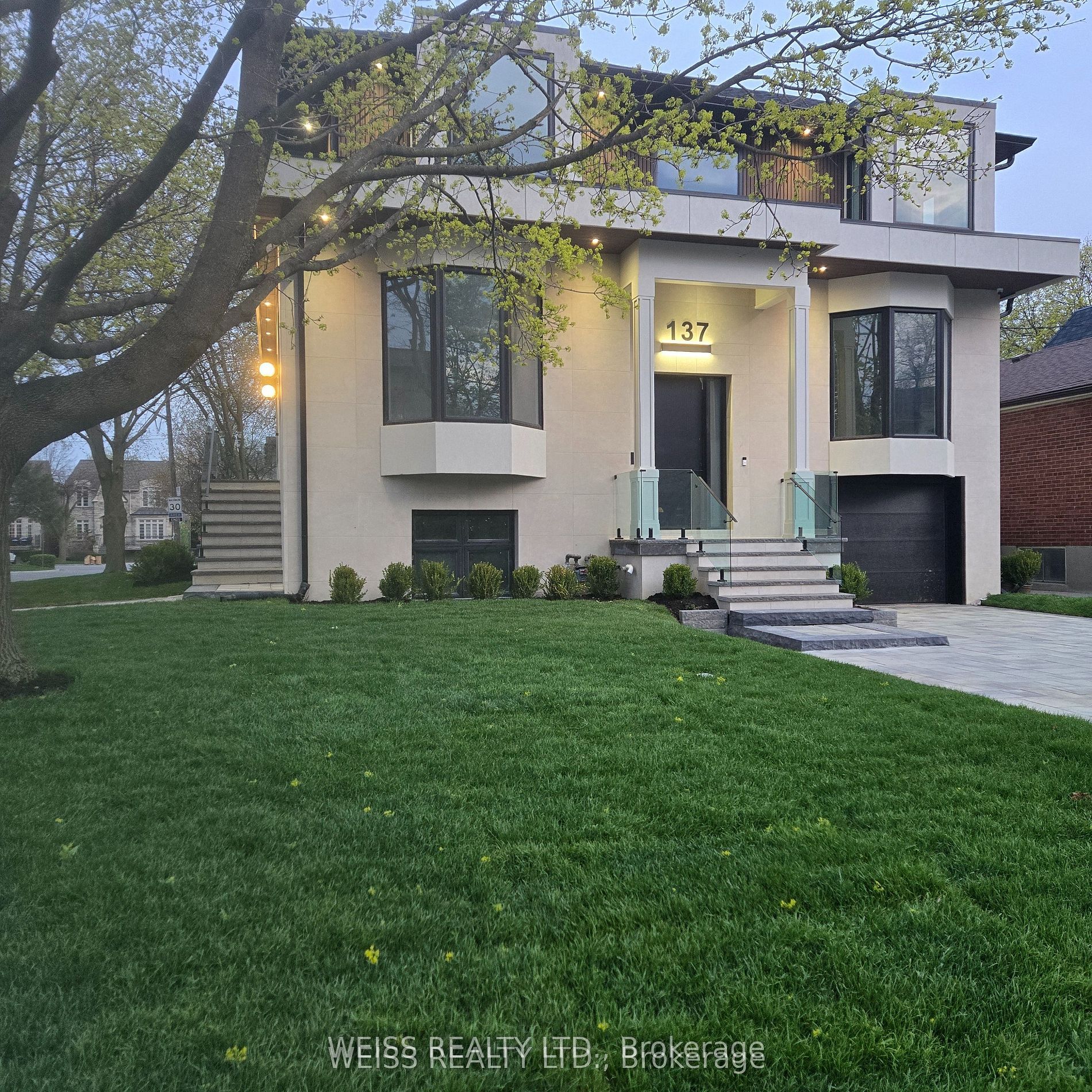 137 Bannockburn Avenue, Toronto, ON M5M 2N4